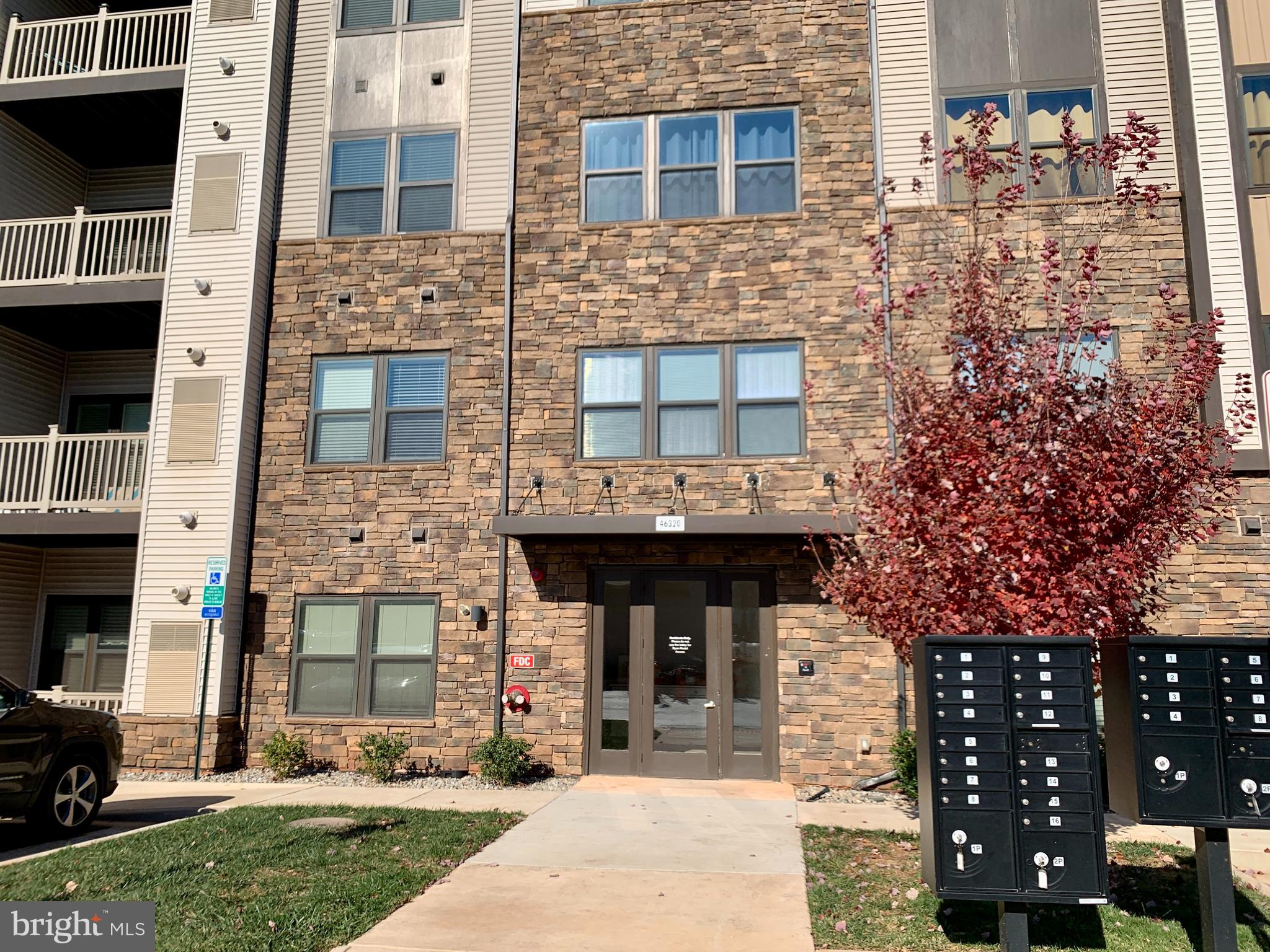 LOUDOUN VIEW CONDO FLATS - Residential