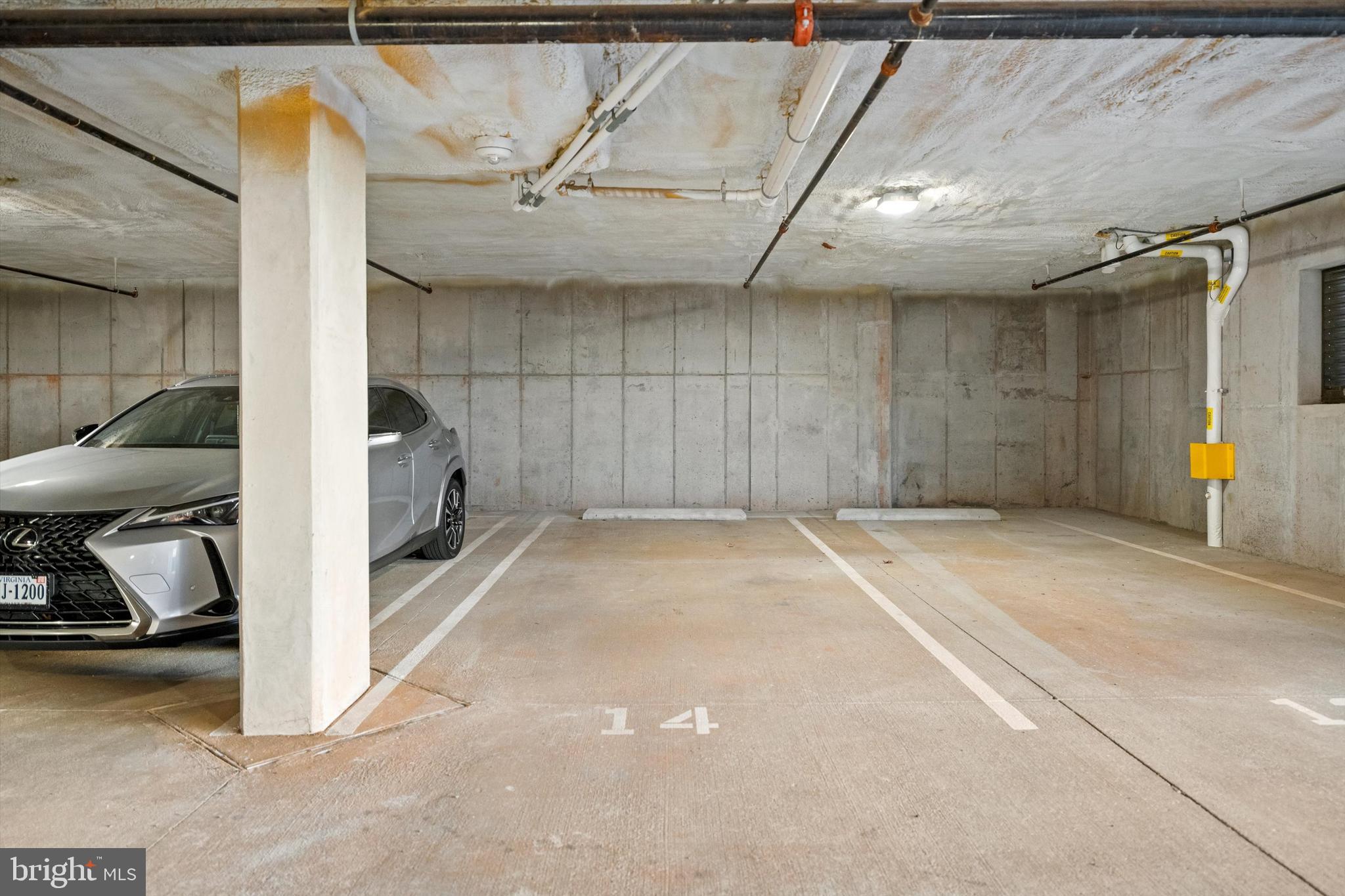 LOUDOUN VIEW CONDO FLATS - Residential