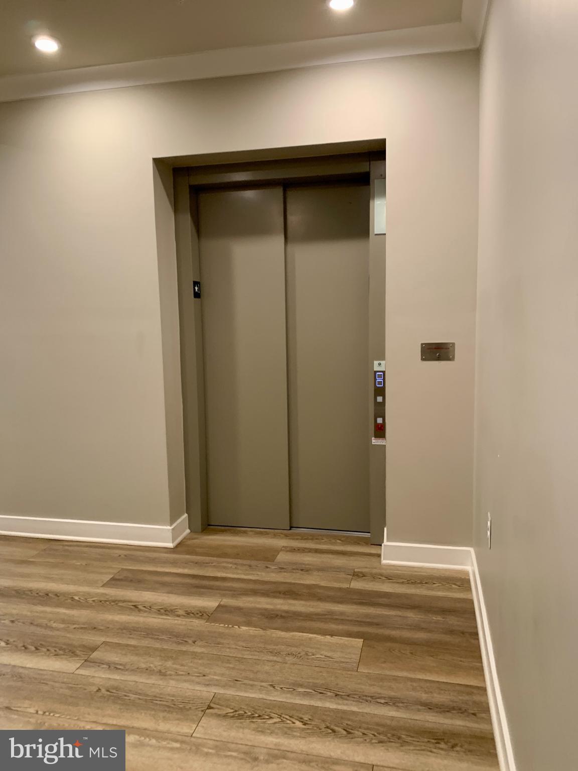 LOUDOUN VIEW CONDO FLATS - Residential