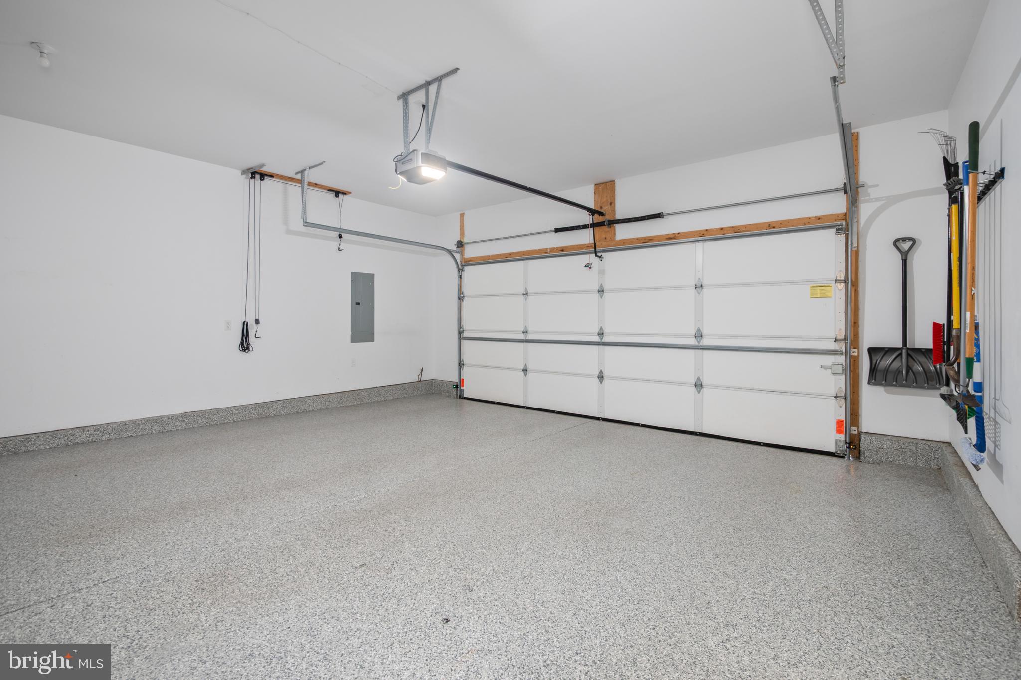 TRADITIONS OF AMERICA AT GREEN POND - Residential