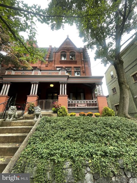 Photo of 655 W Chestnut Street, Lancaster, PA 17603 (MLS # PALA2060670)