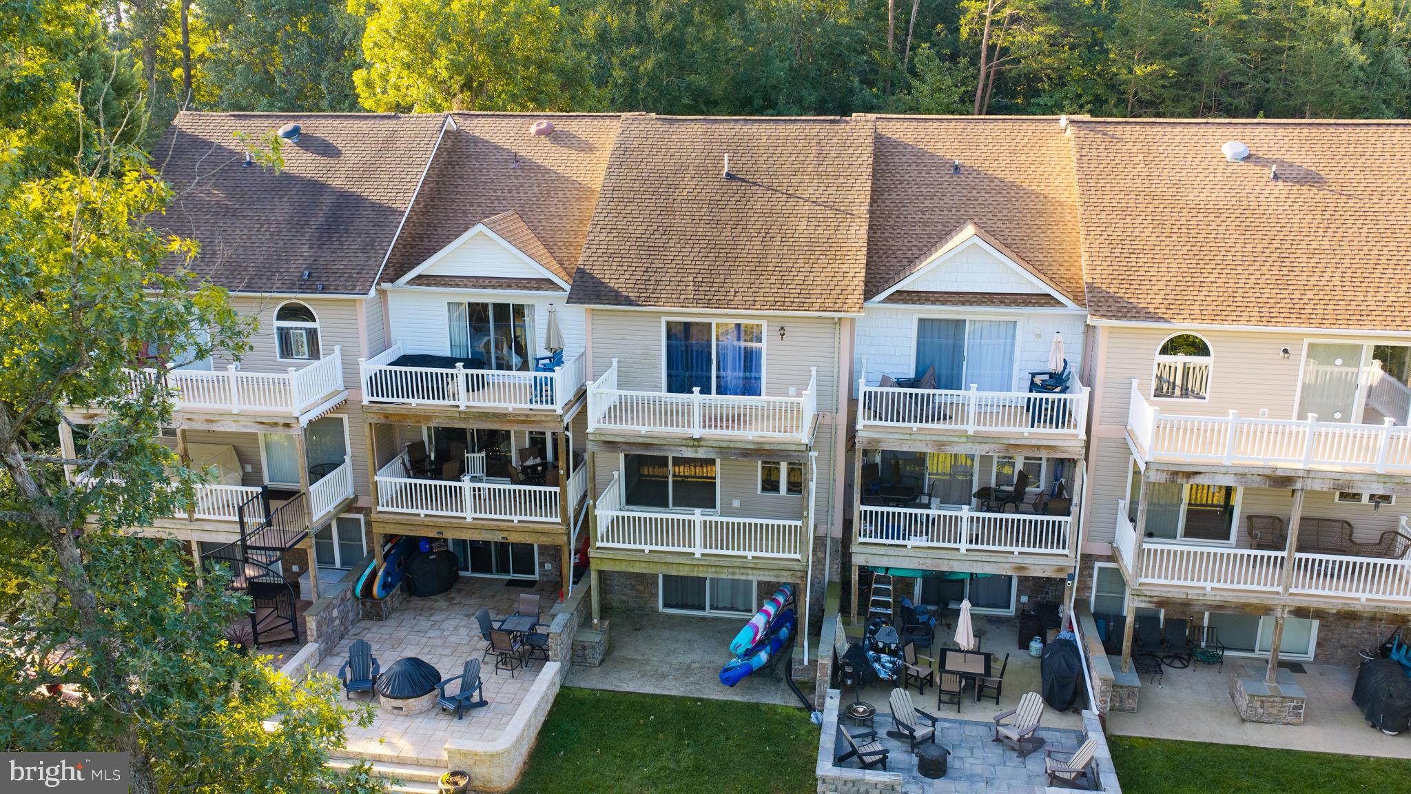 324 LAKE FRONT DRIVE