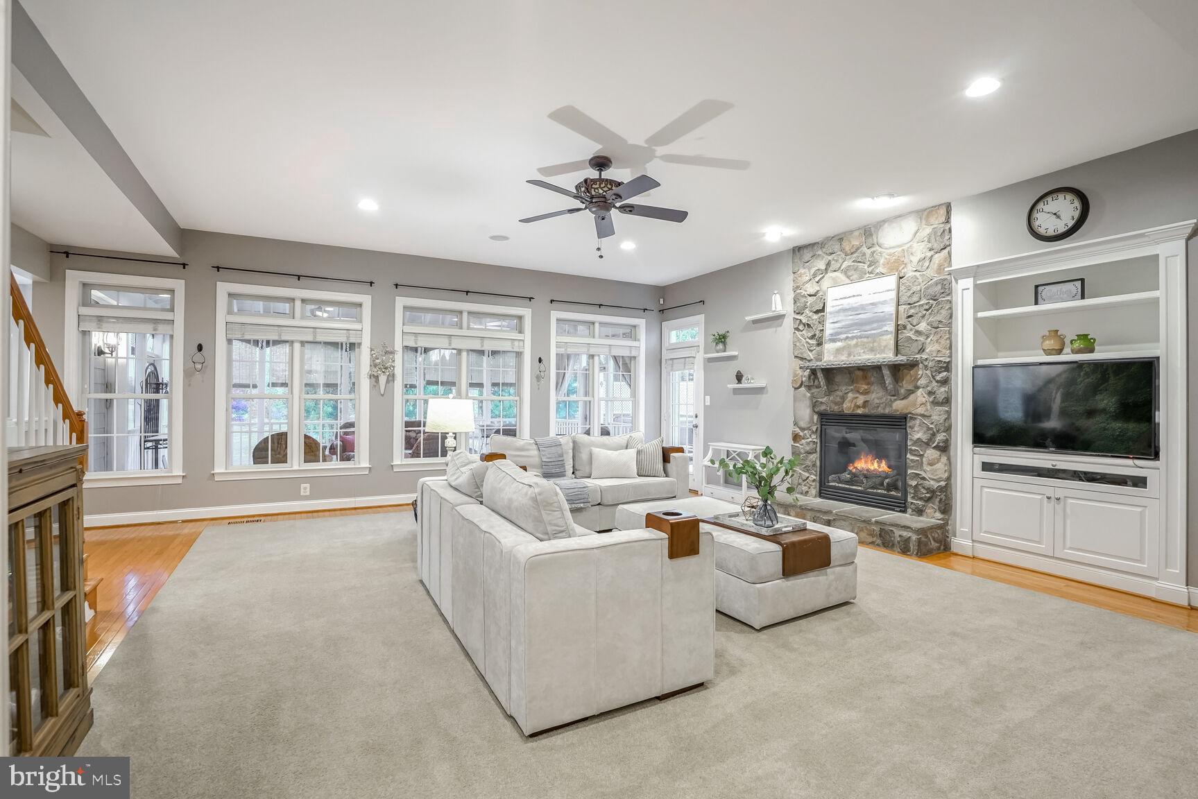 LANSDOWNE ON THE POTOMAC - Residential