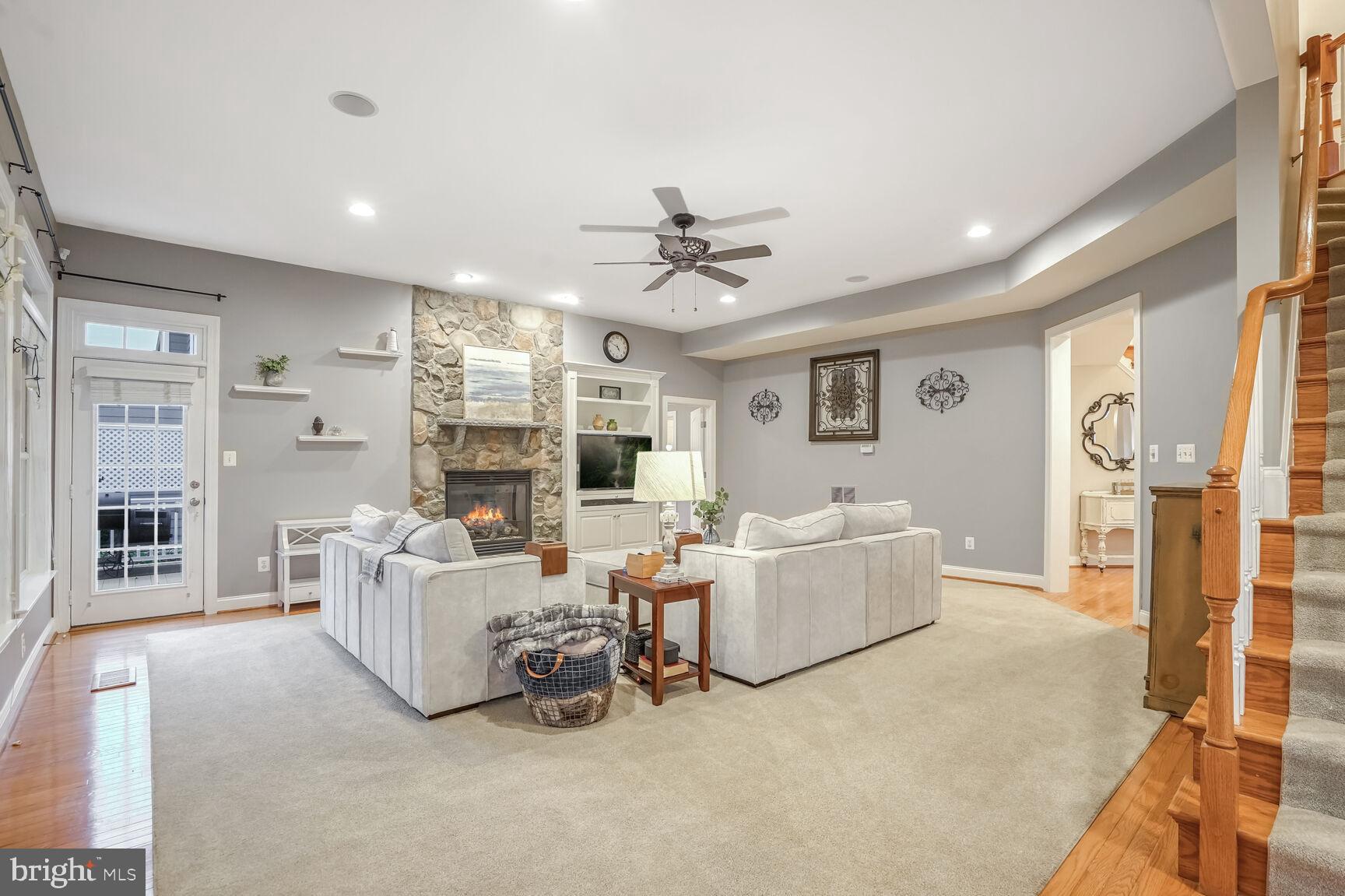 LANSDOWNE ON THE POTOMAC - Residential