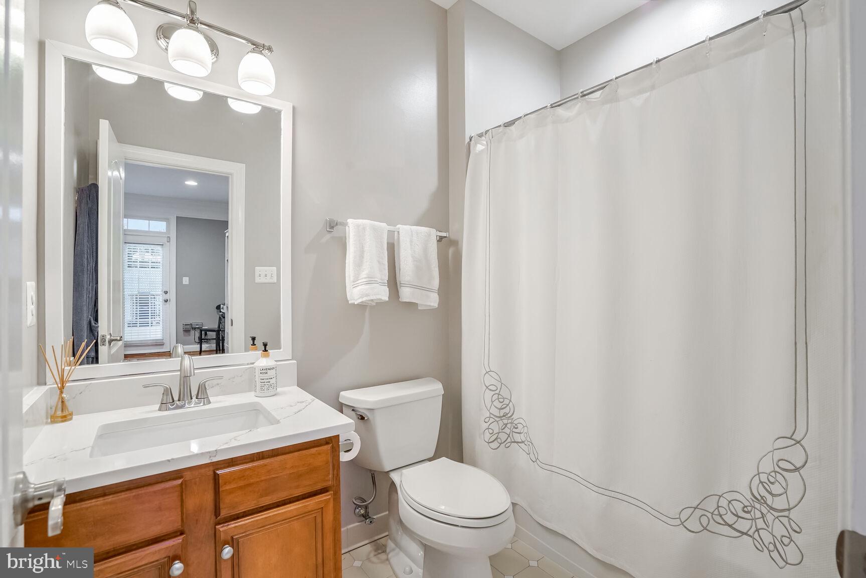 LANSDOWNE ON THE POTOMAC - Residential