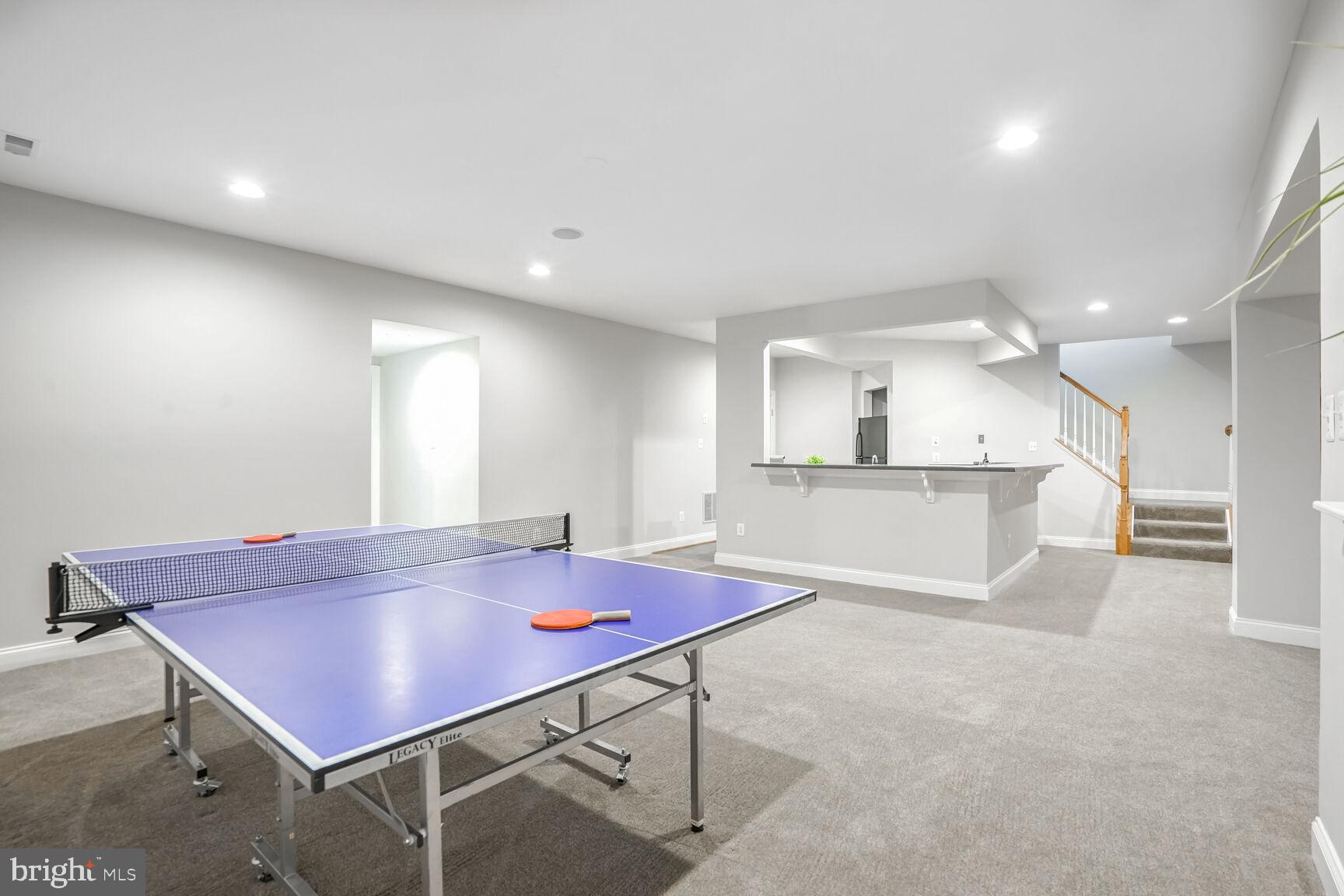 LANSDOWNE ON THE POTOMAC - Residential