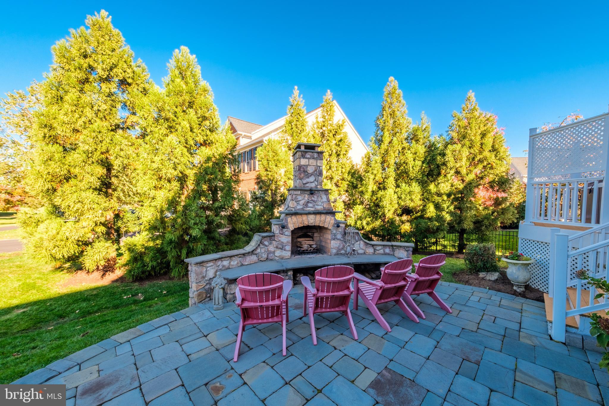 LANSDOWNE ON THE POTOMAC - Residential