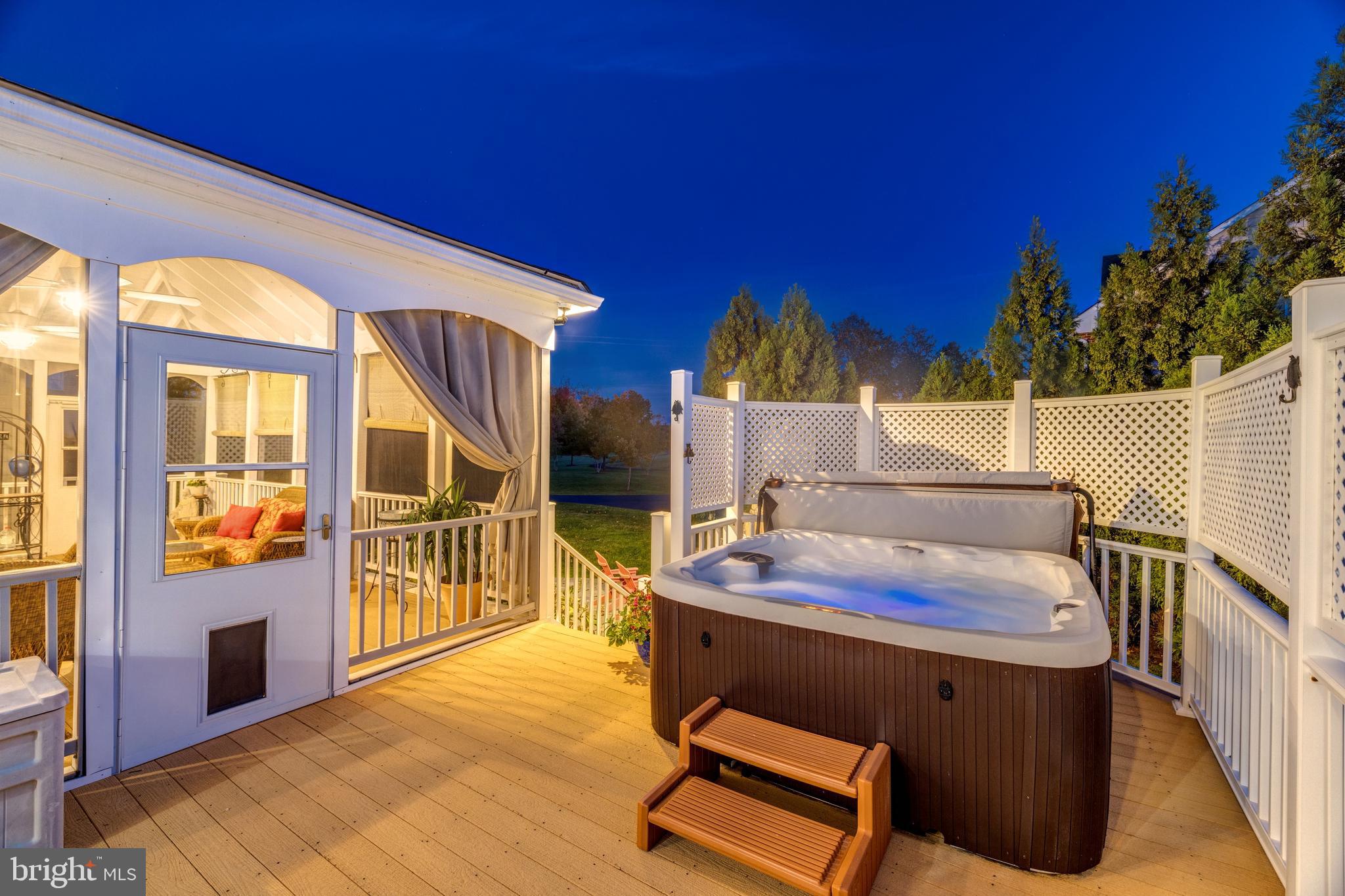 LANSDOWNE ON THE POTOMAC - Residential