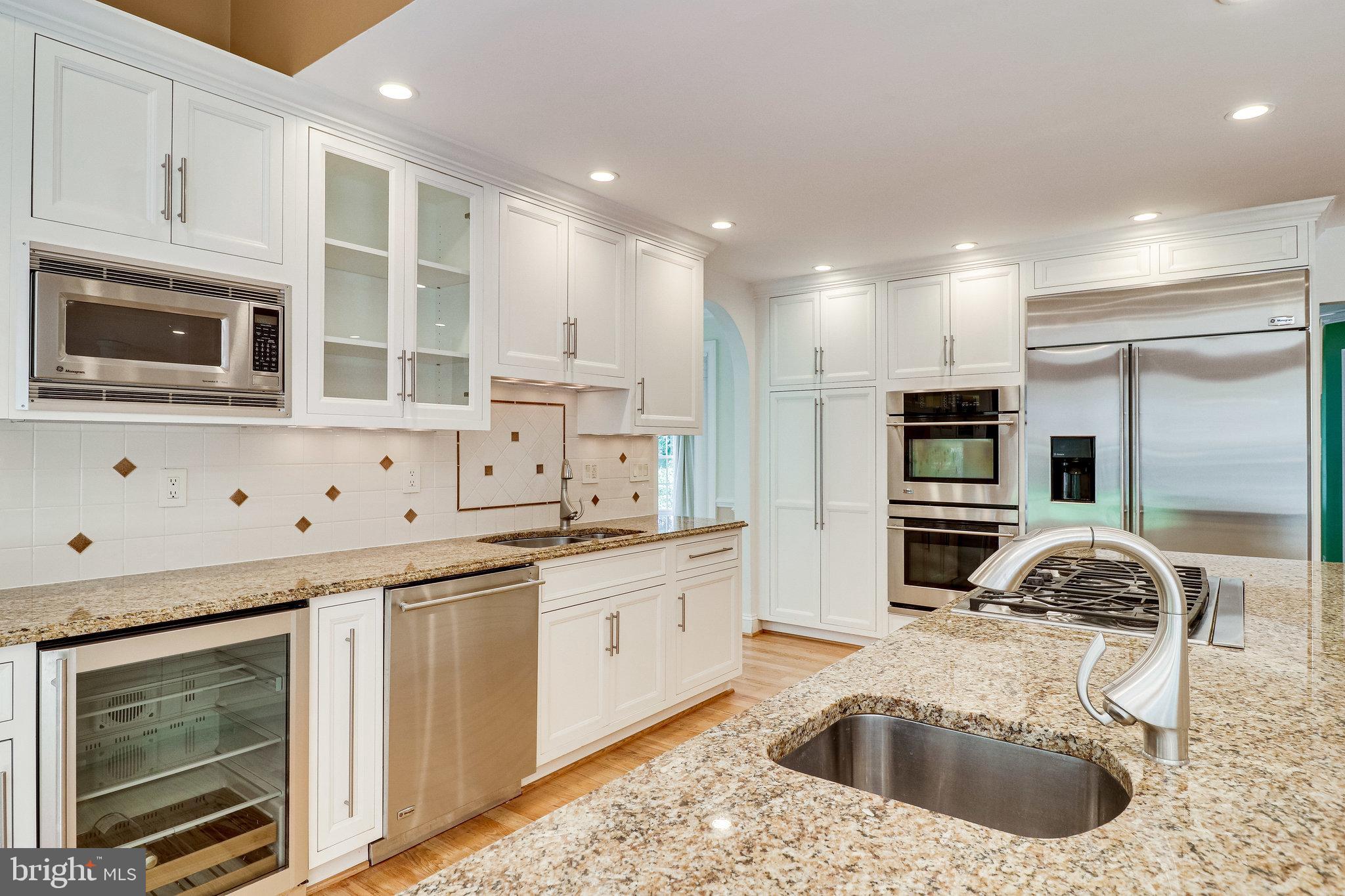 VILLAGES AT HUNTINGTON - Residential Lease