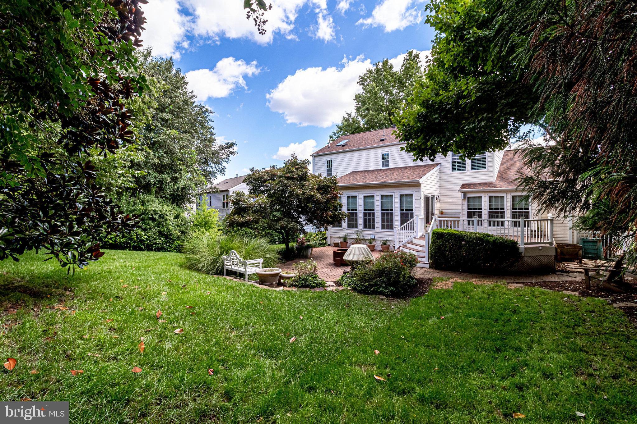 VILLAGES AT HUNTINGTON - Residential Lease