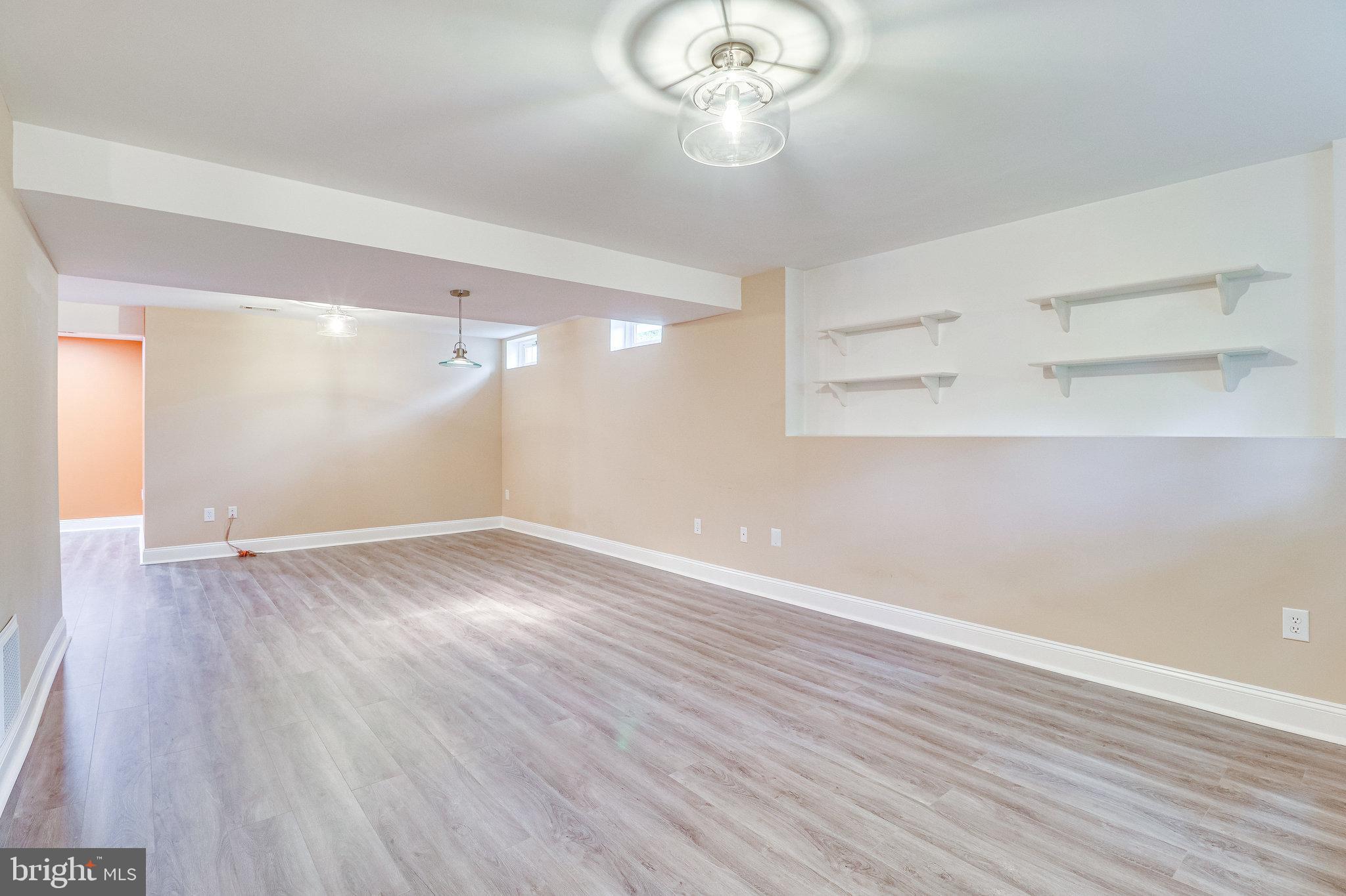 VILLAGES AT HUNTINGTON - Residential Lease