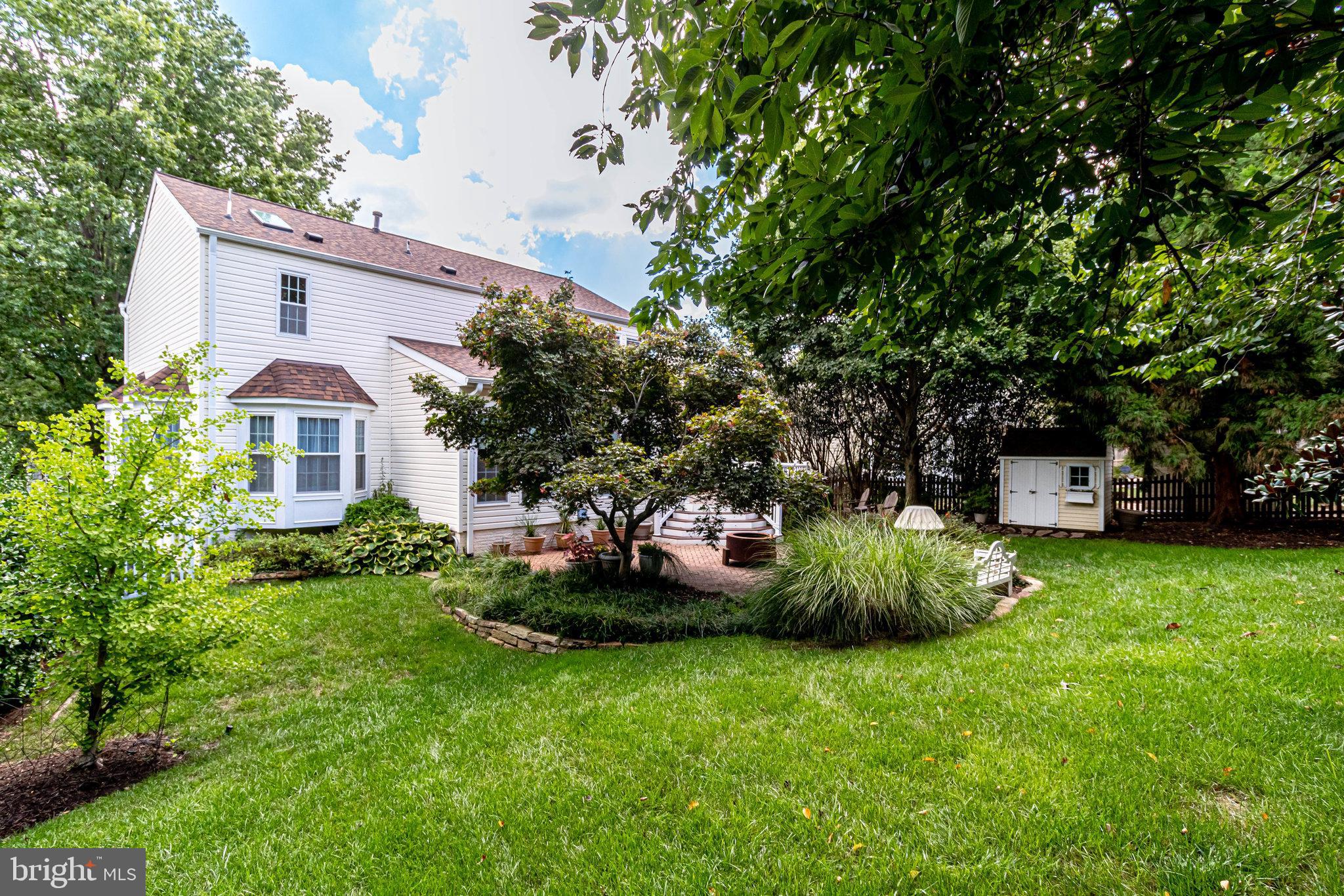 VILLAGES AT HUNTINGTON - Residential Lease