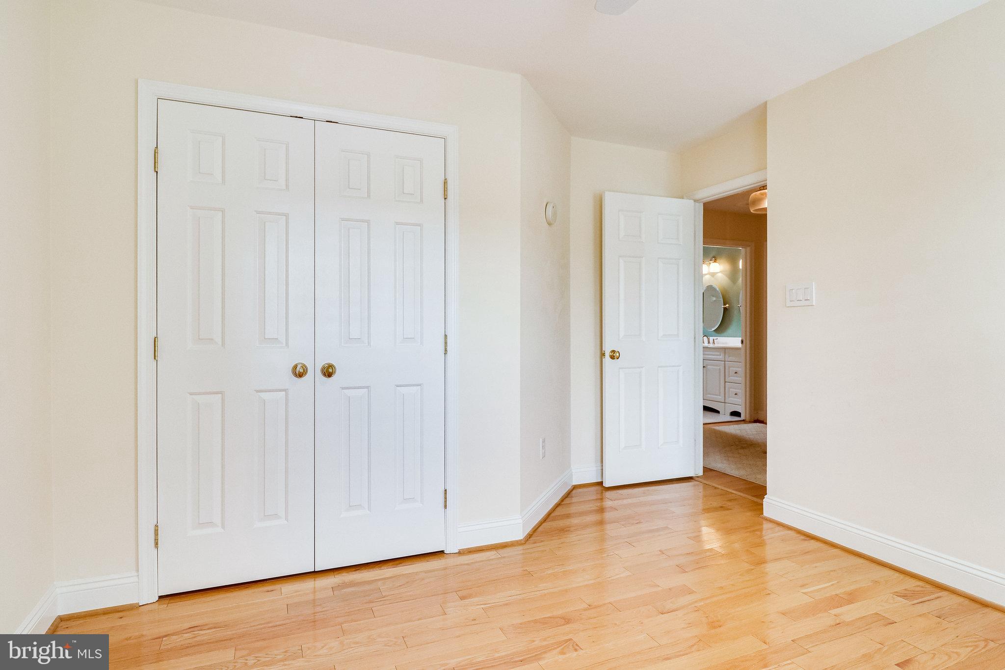 VILLAGES AT HUNTINGTON - Residential Lease