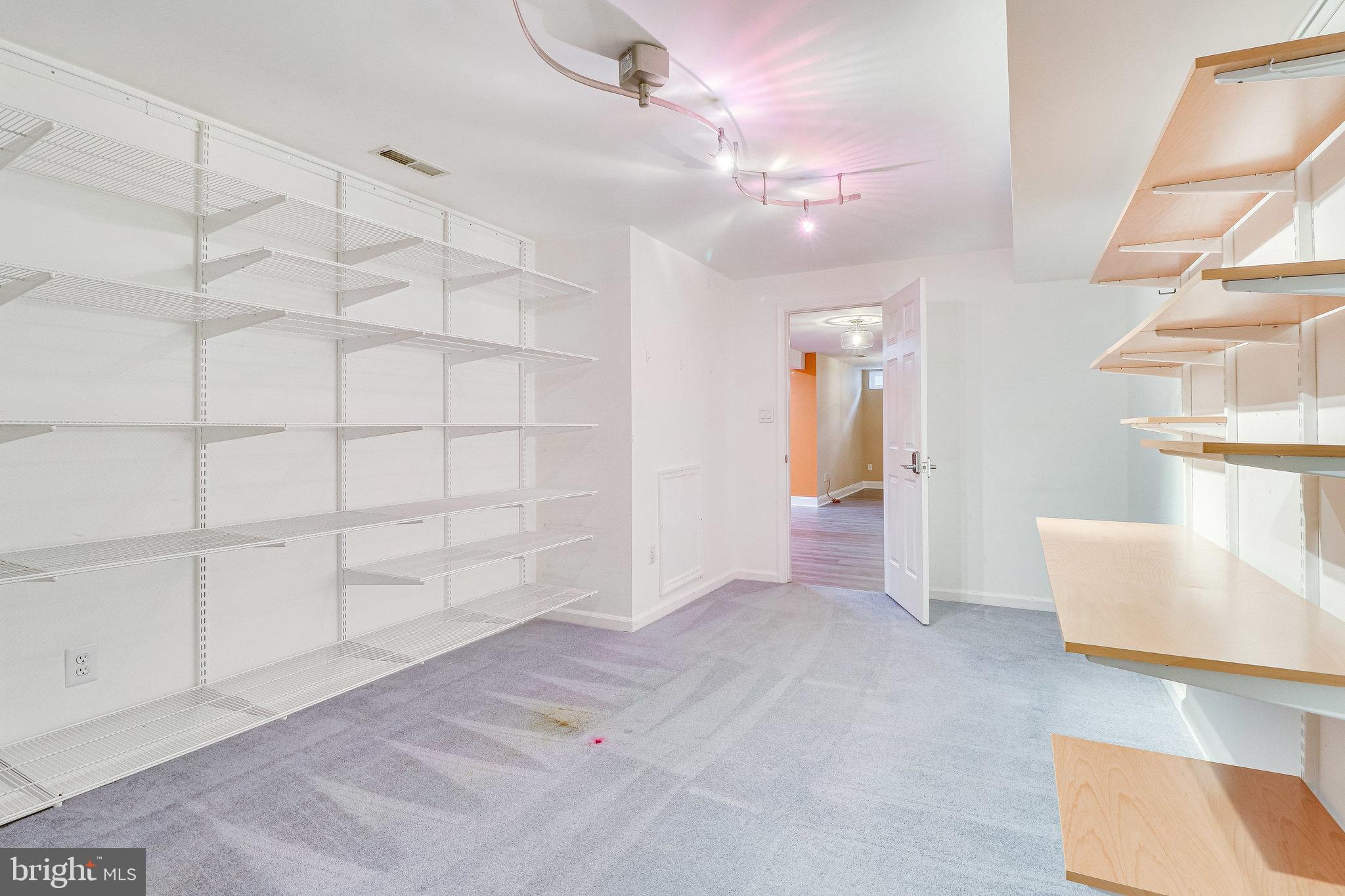 VILLAGES AT HUNTINGTON - Residential Lease