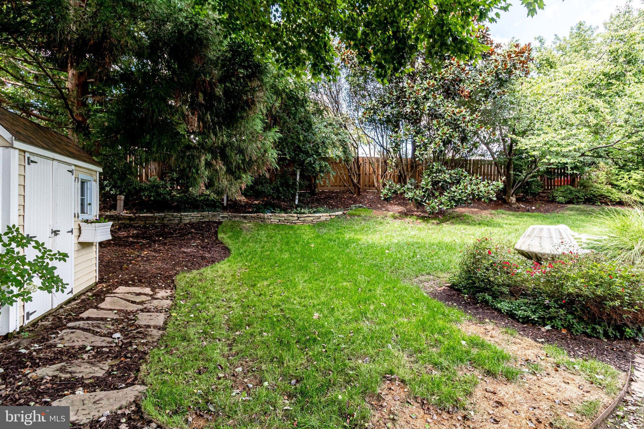 VILLAGES AT HUNTINGTON - Residential Lease