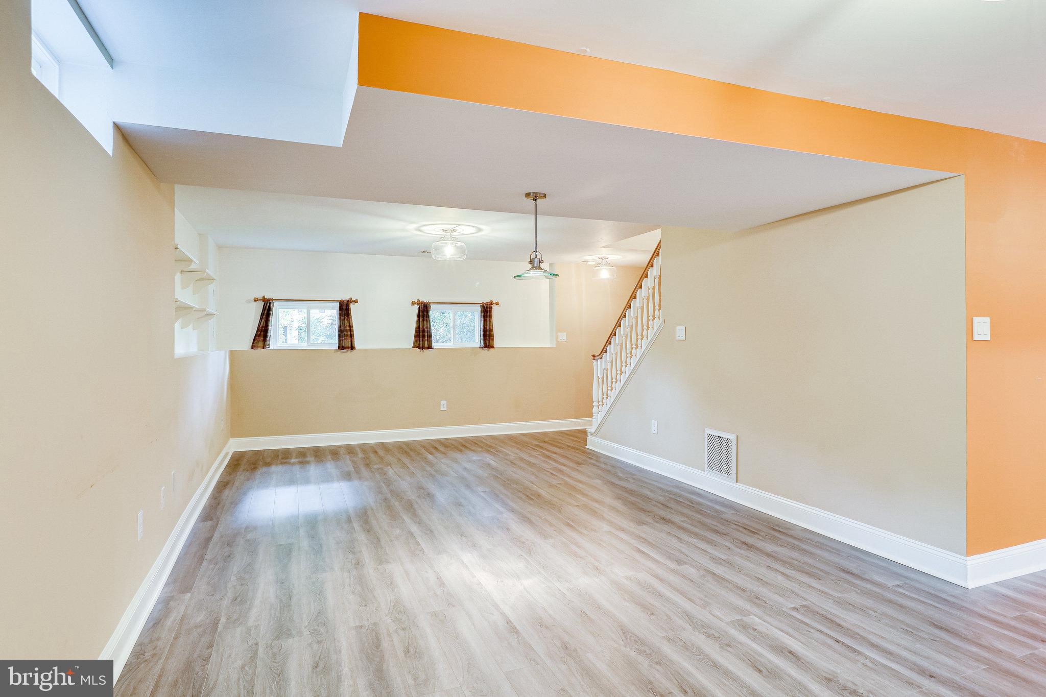 VILLAGES AT HUNTINGTON - Residential Lease