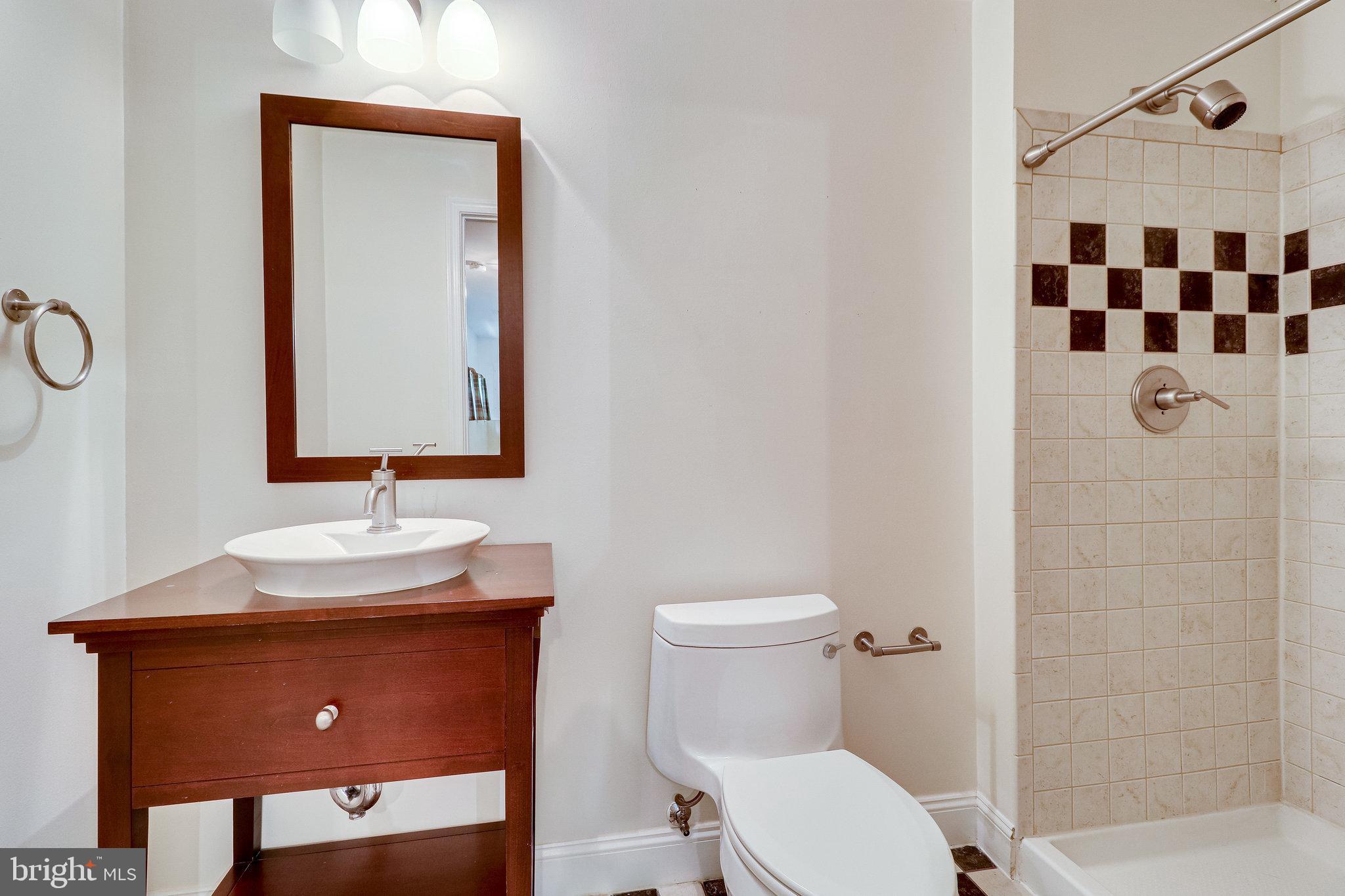 VILLAGES AT HUNTINGTON - Residential Lease