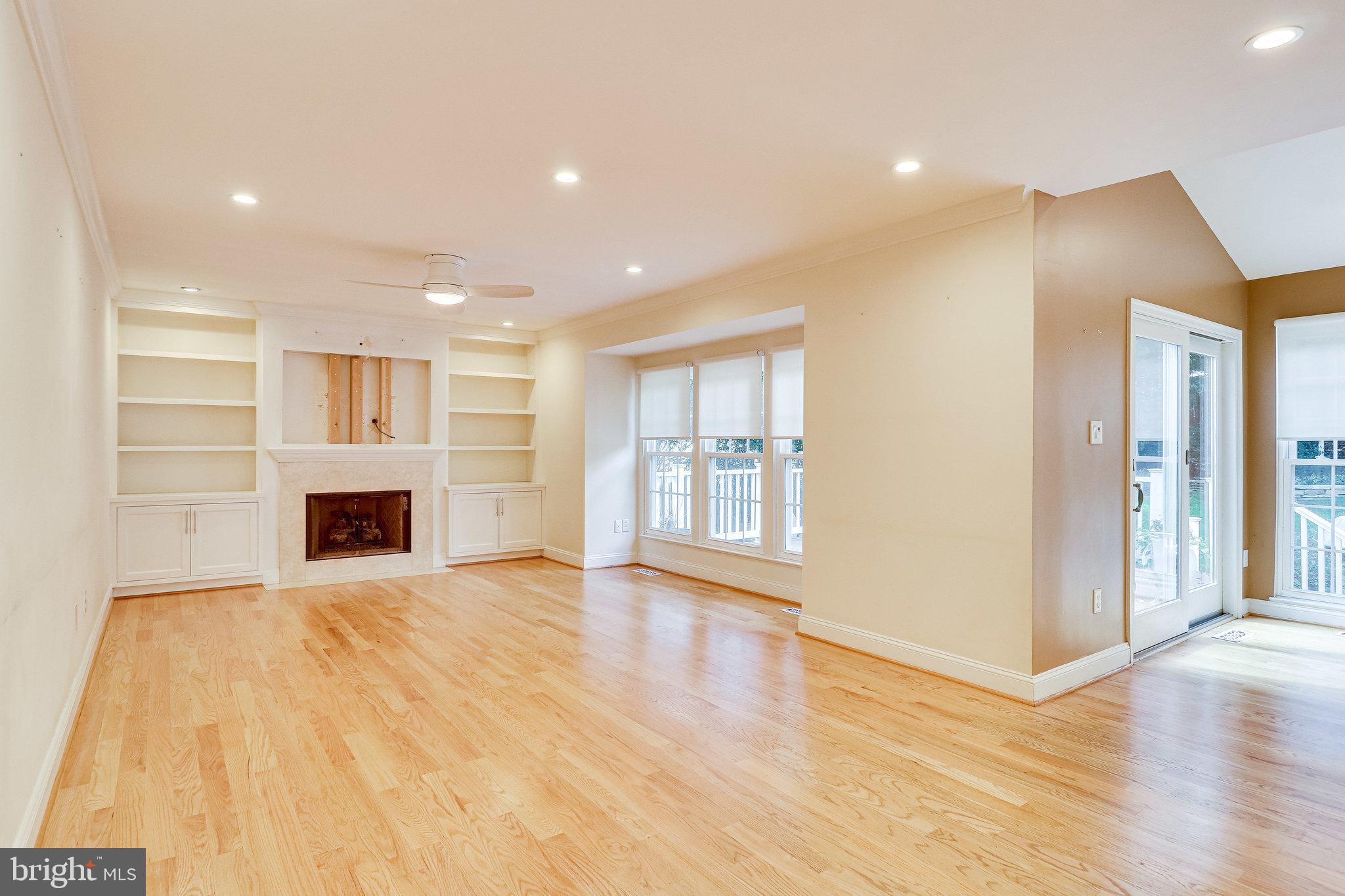 VILLAGES AT HUNTINGTON - Residential Lease