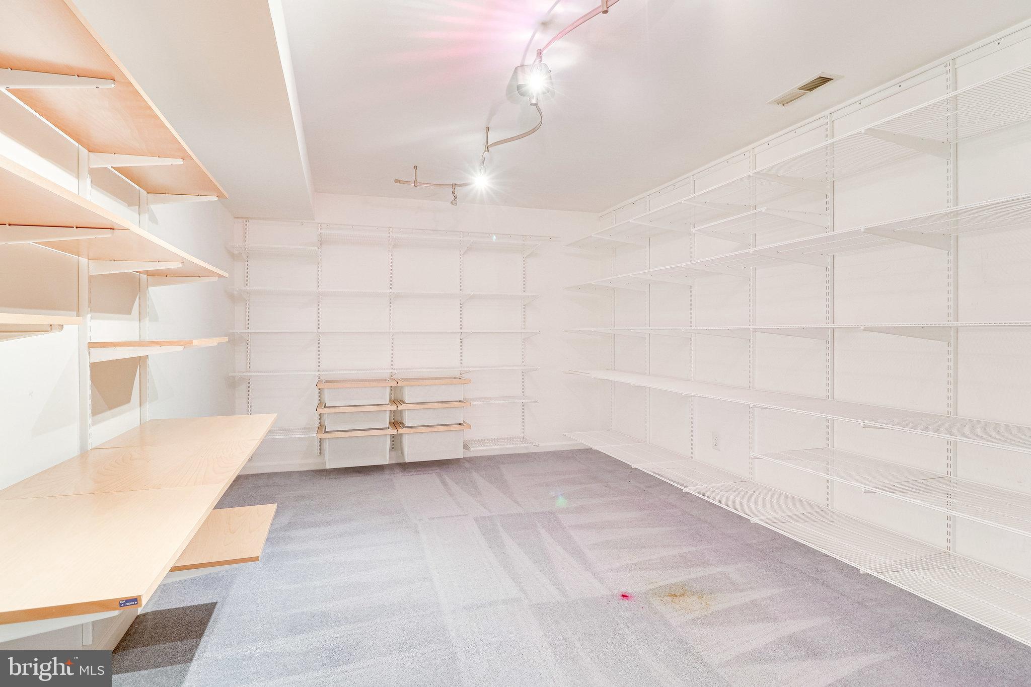 VILLAGES AT HUNTINGTON - Residential Lease