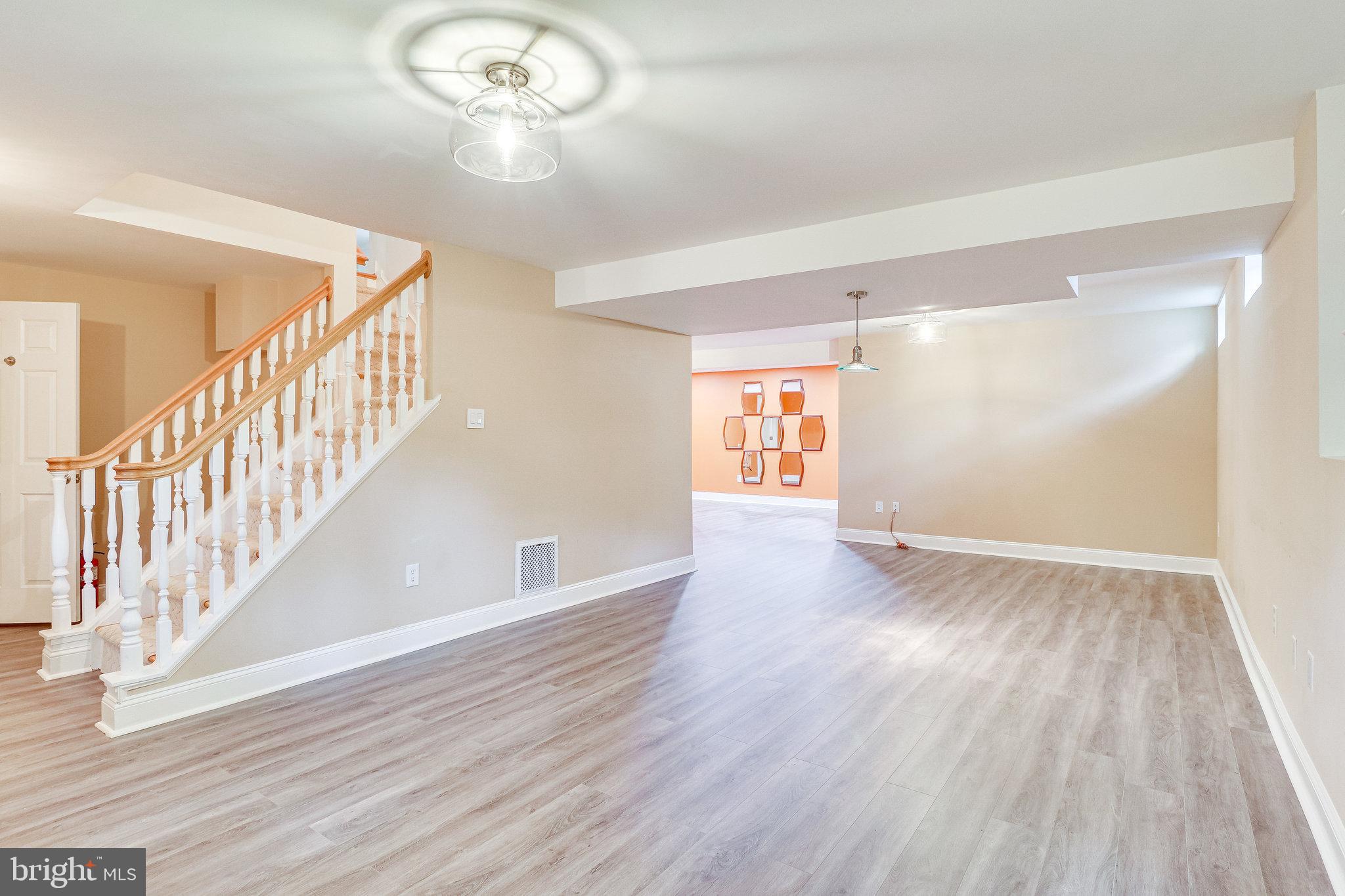 VILLAGES AT HUNTINGTON - Residential Lease