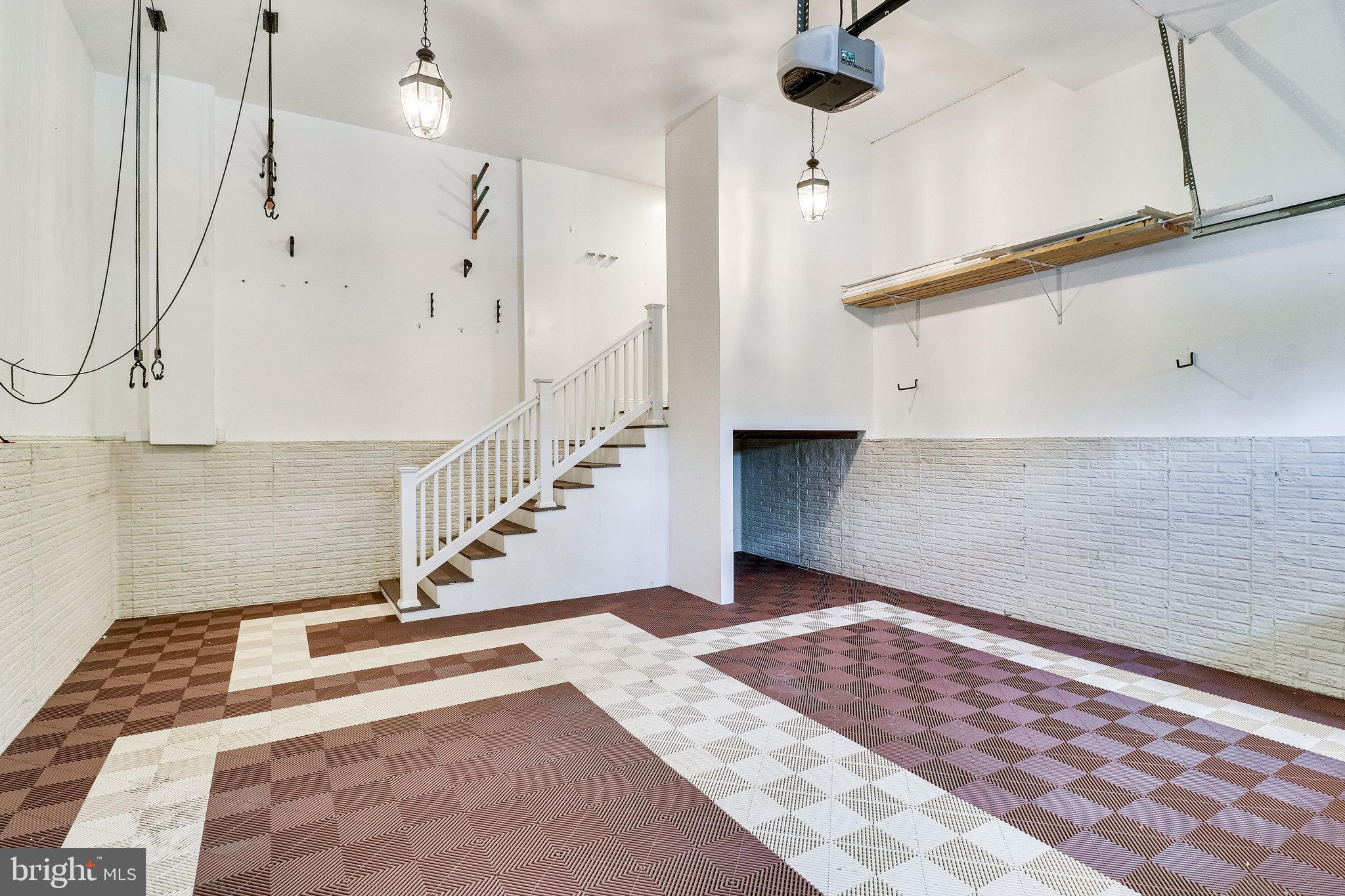 VILLAGES AT HUNTINGTON - Residential Lease