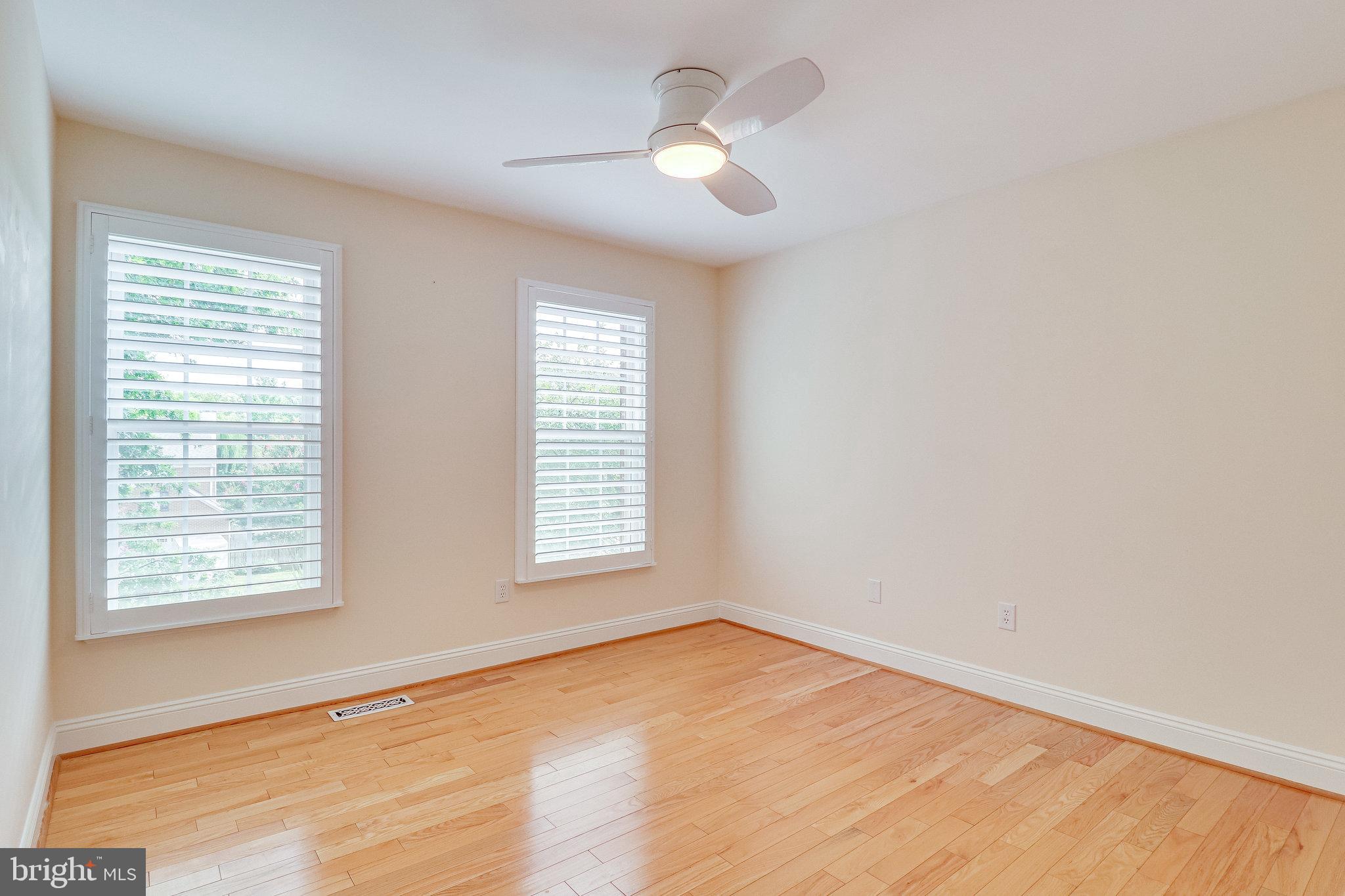 VILLAGES AT HUNTINGTON - Residential Lease