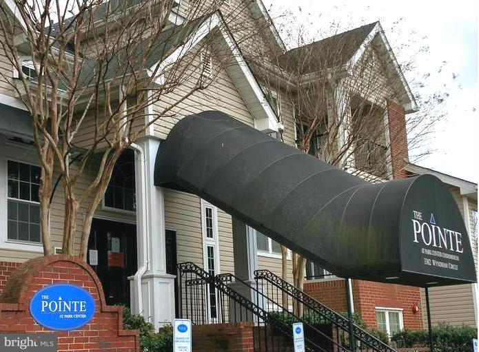 POINTE AT PARK CENTER - Residential