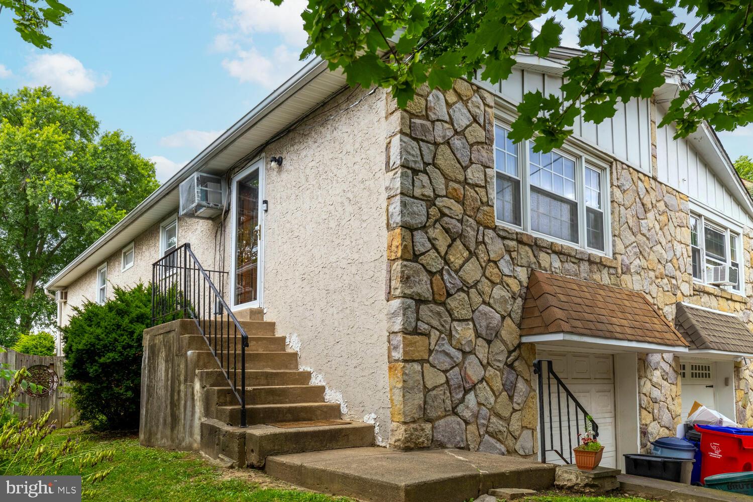 ROCKLEDGE - Residential