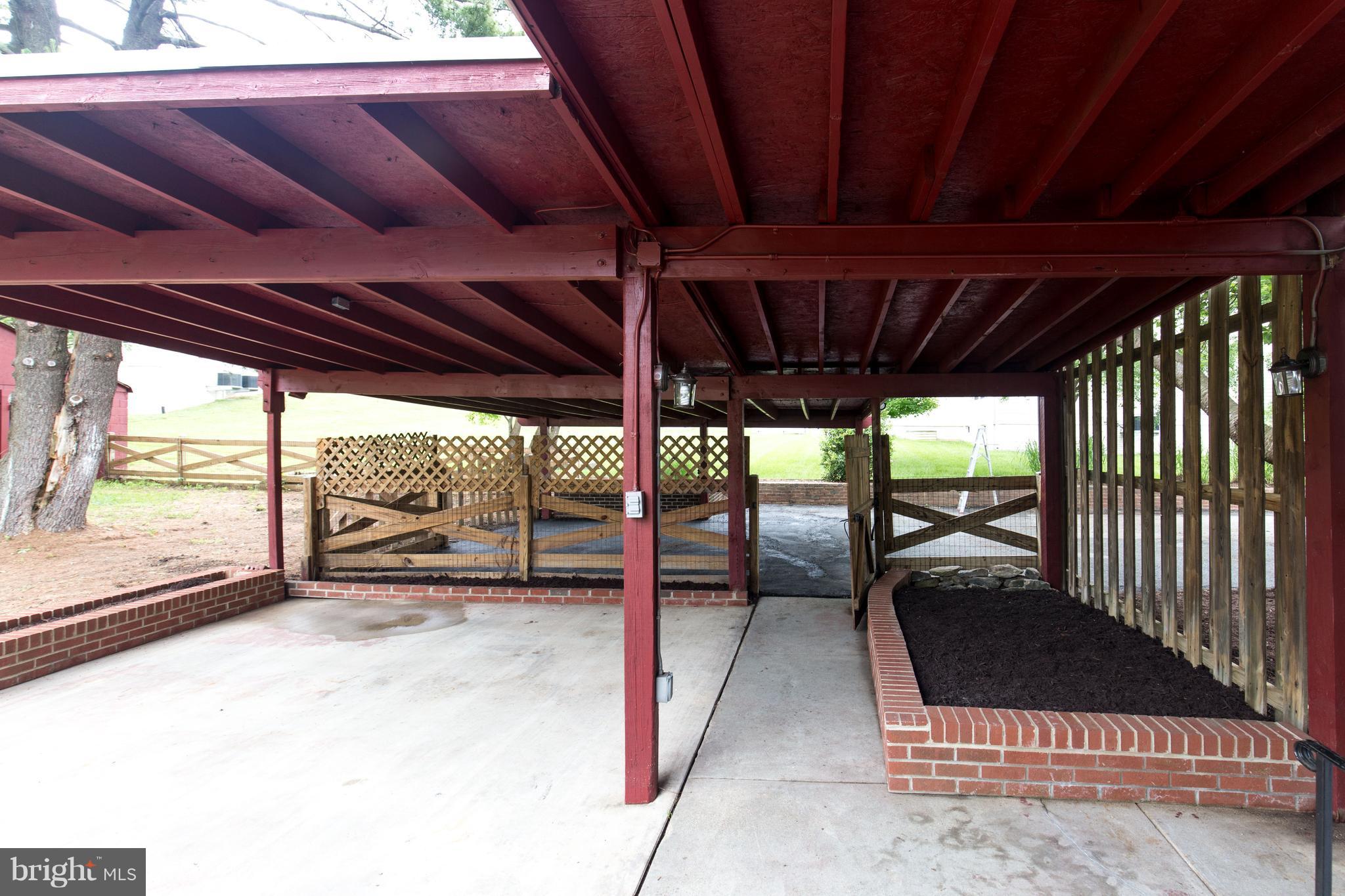 SIMMONS RIDGE - Residential