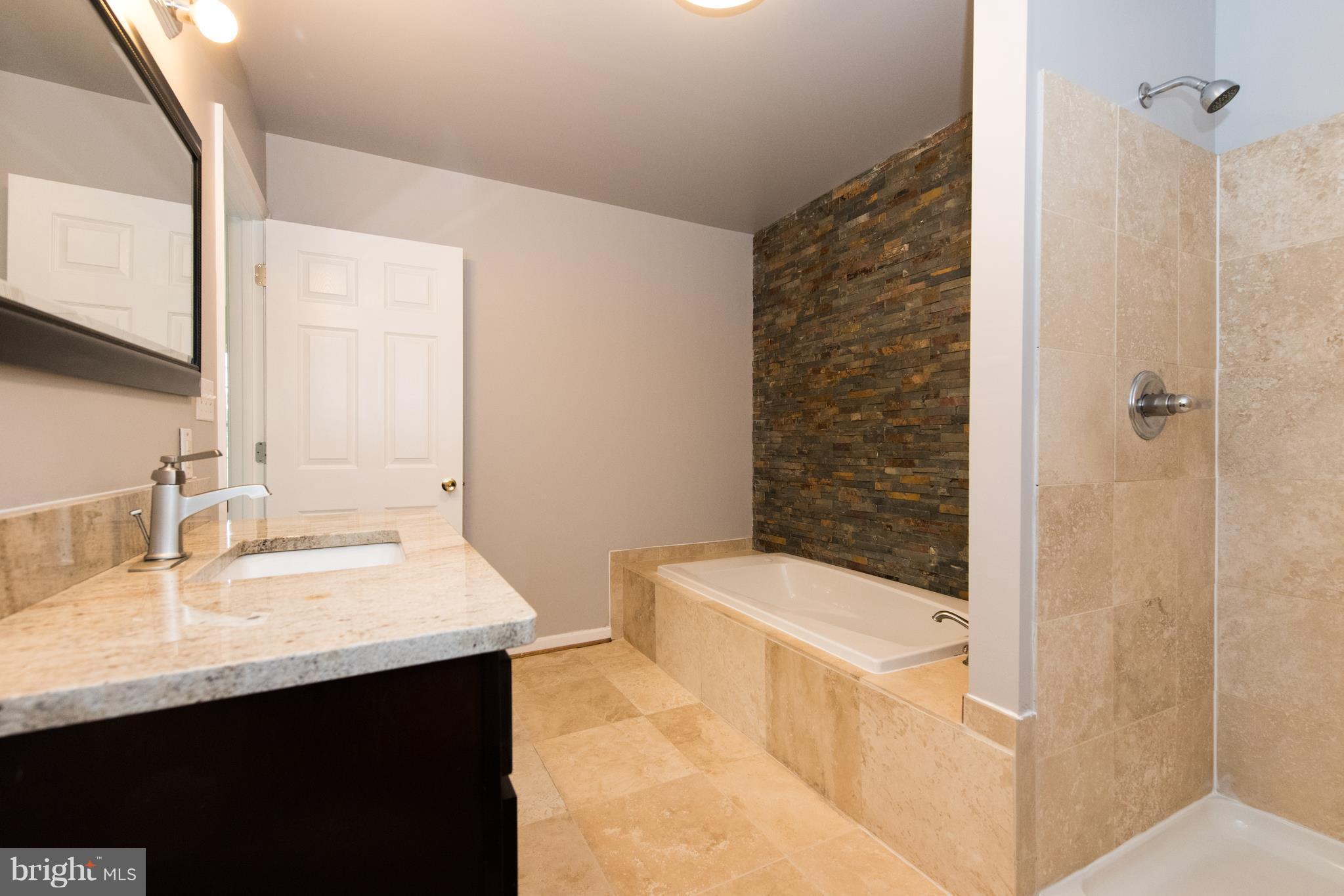 SIMMONS RIDGE - Residential