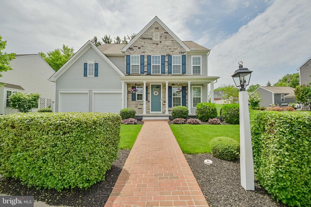 Photo of 1202 Edgemoor Court, Lancaster, PA 17601 (MLS # PALA2051510)