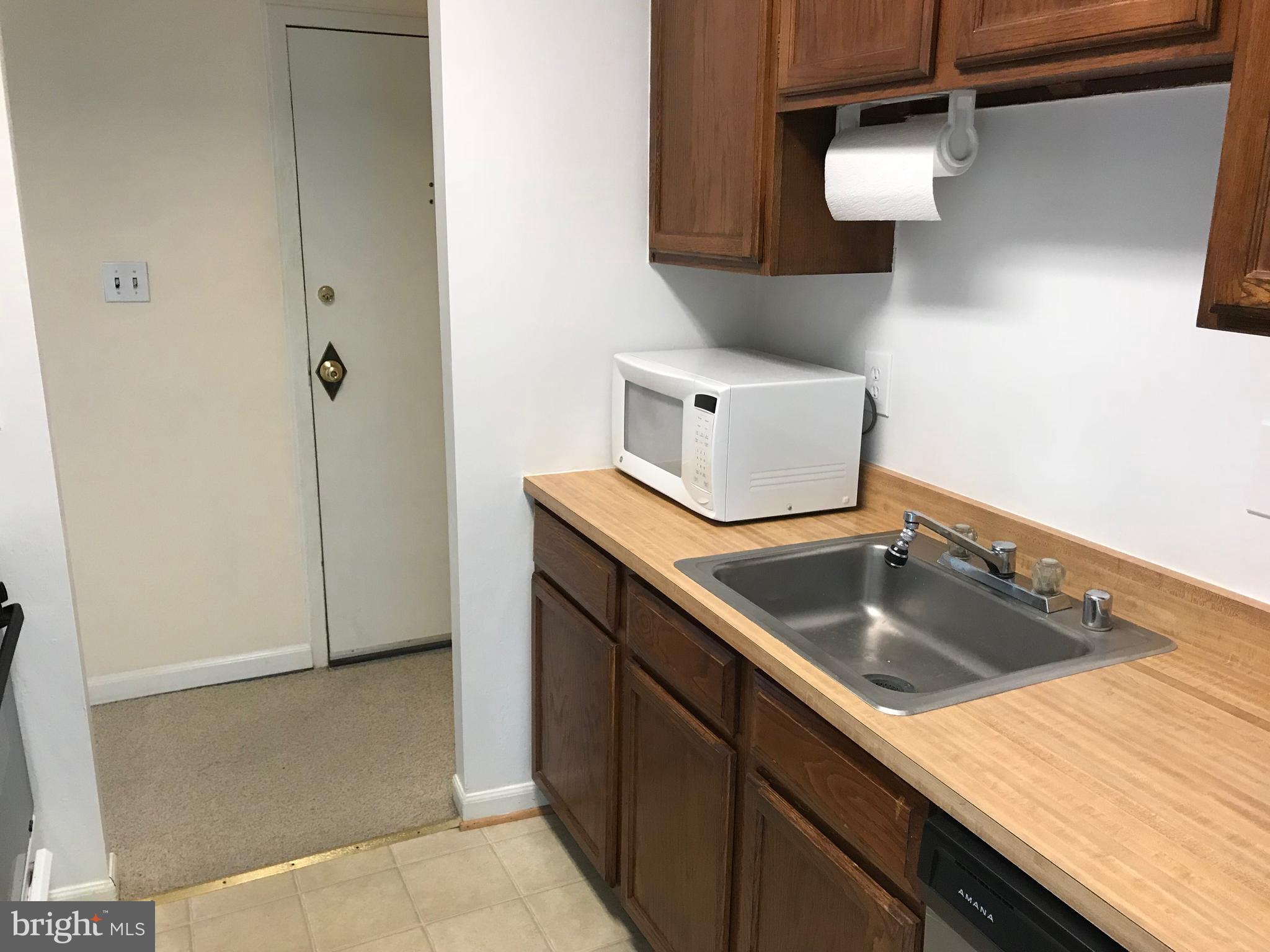 LYNDHURST CONDOS - Residential Lease