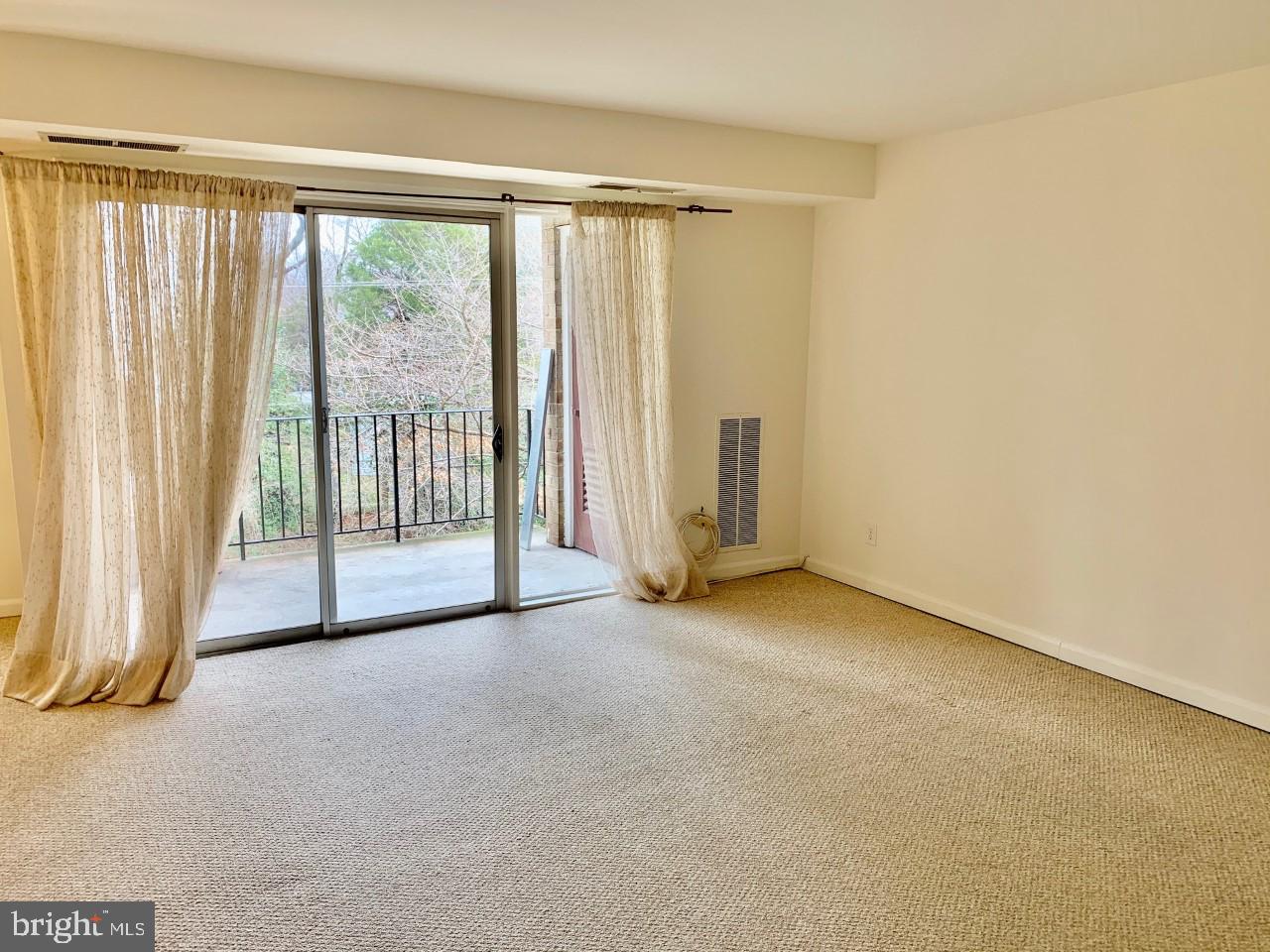 LYNDHURST CONDOS - Residential Lease