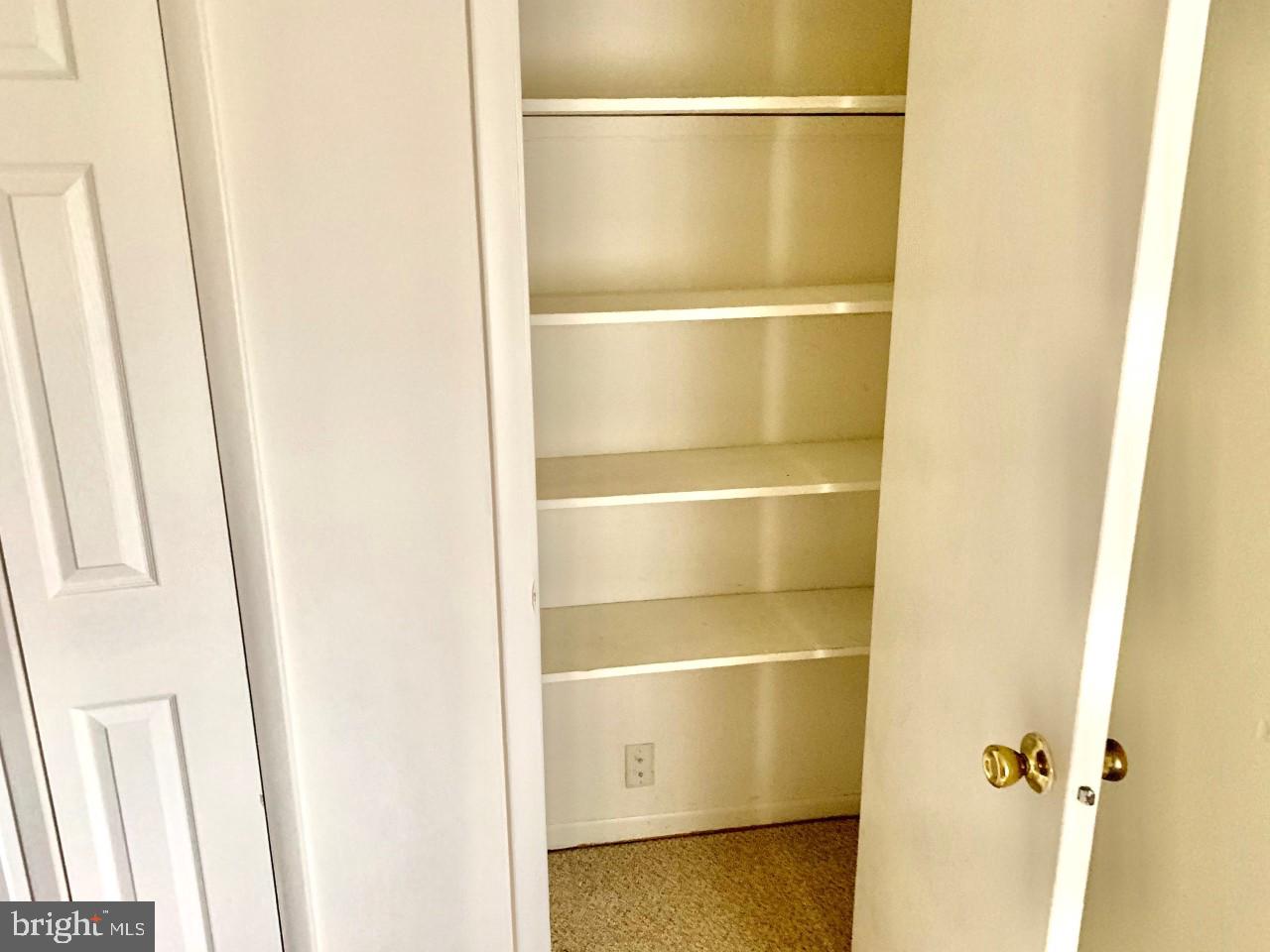 LYNDHURST CONDOS - Residential Lease