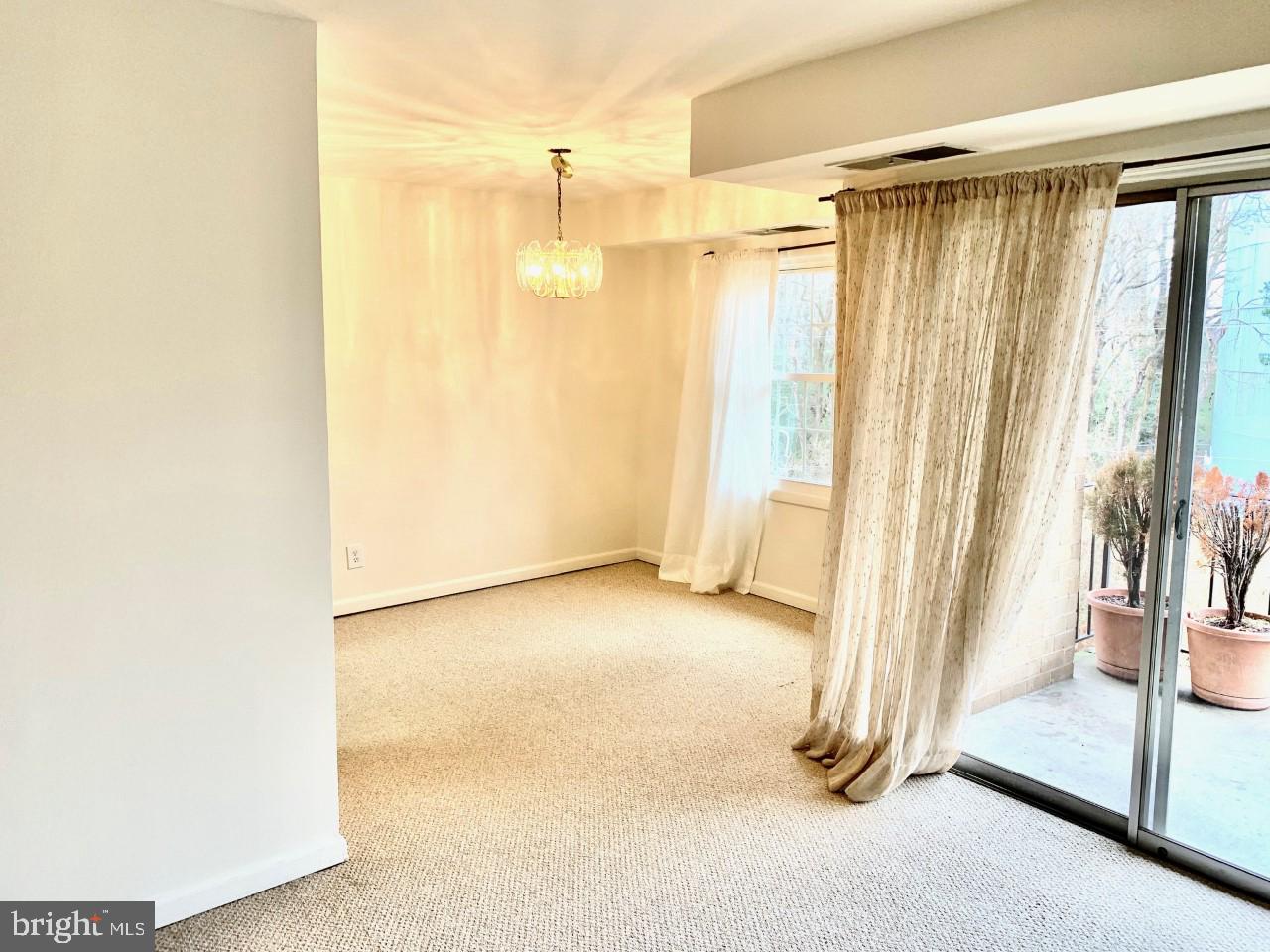 LYNDHURST CONDOS - Residential Lease