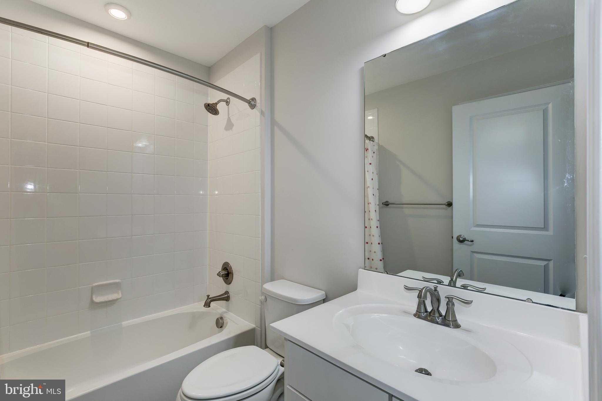 GREENBELT STATION - Residential