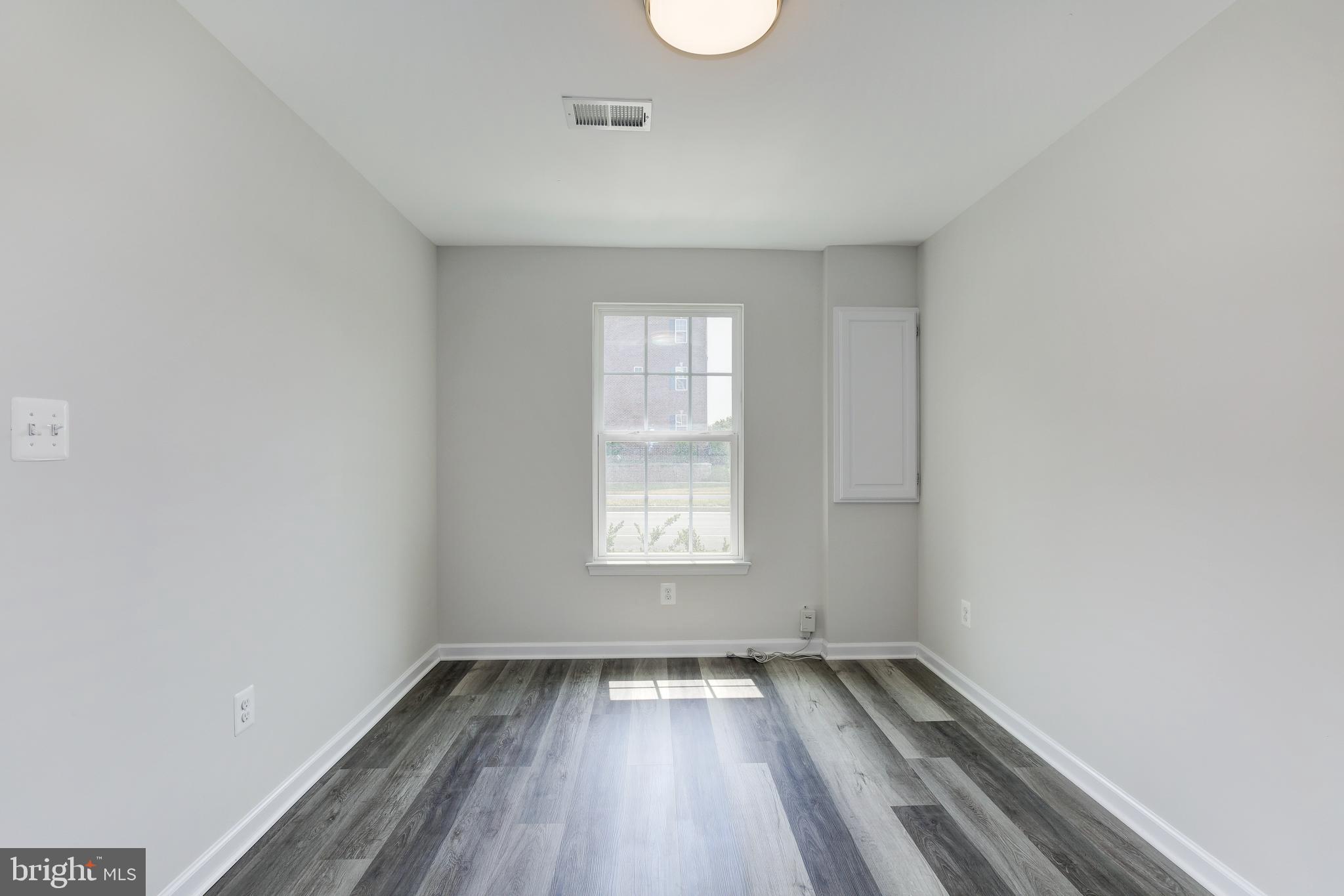 GREENBELT STATION - Residential