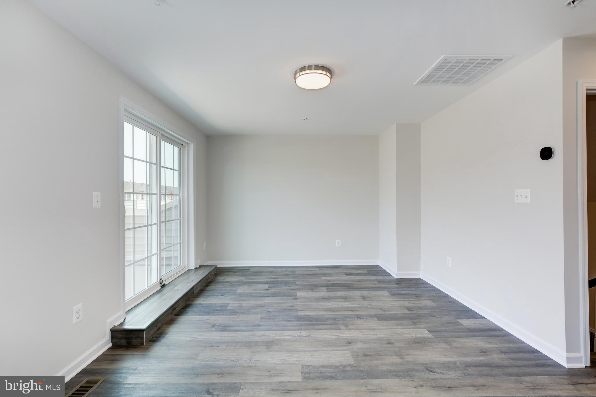 GREENBELT STATION - Residential