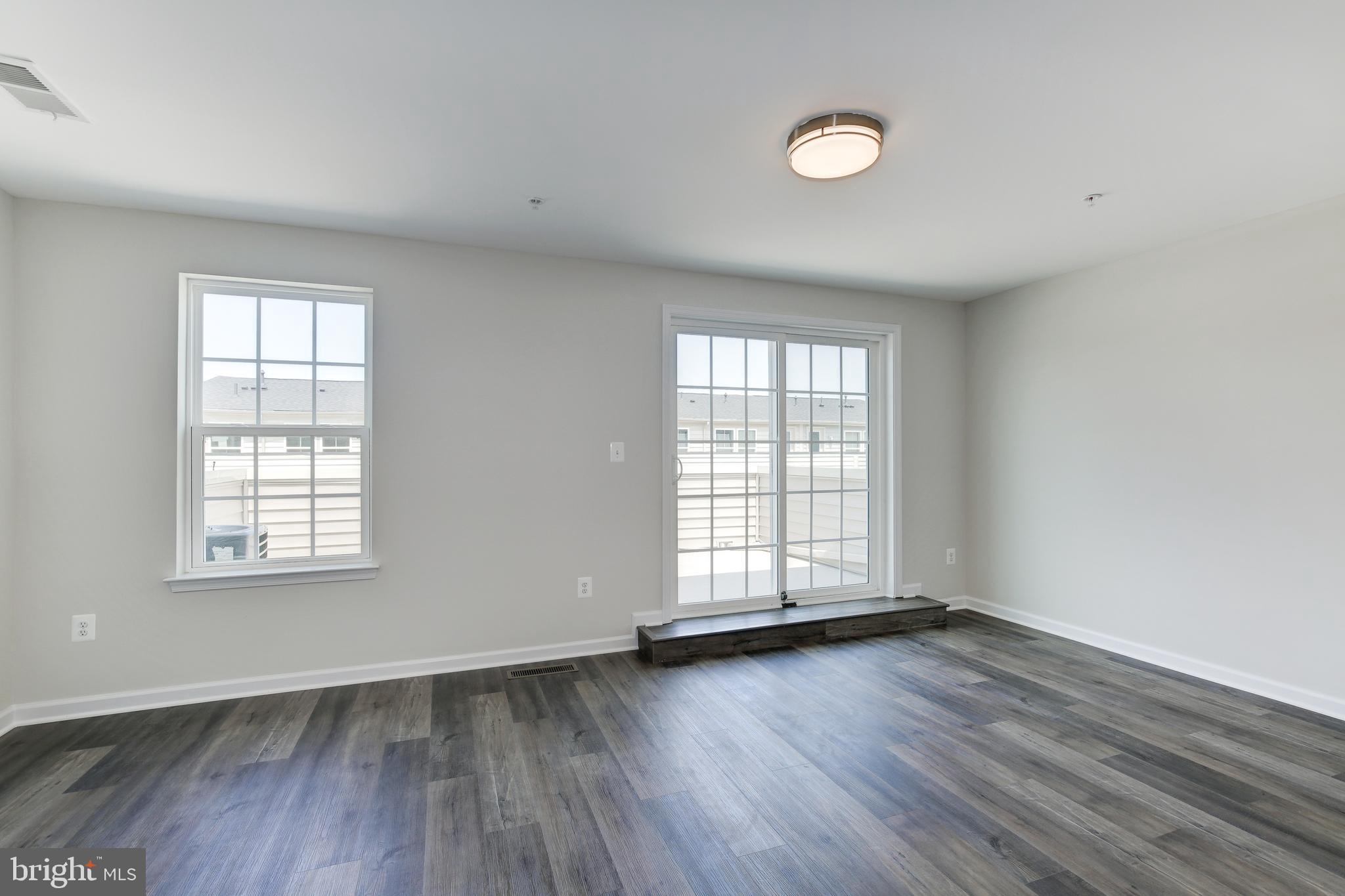 GREENBELT STATION - Residential