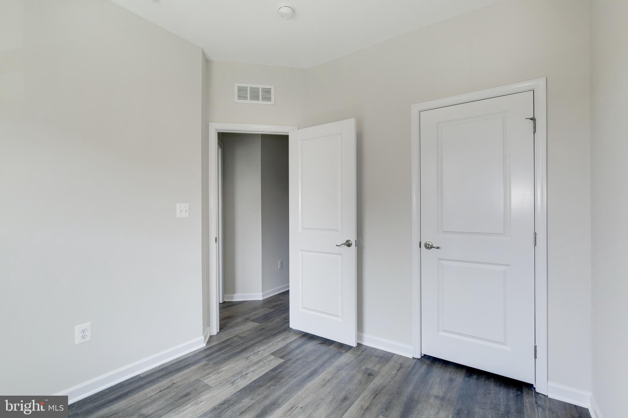 GREENBELT STATION - Residential