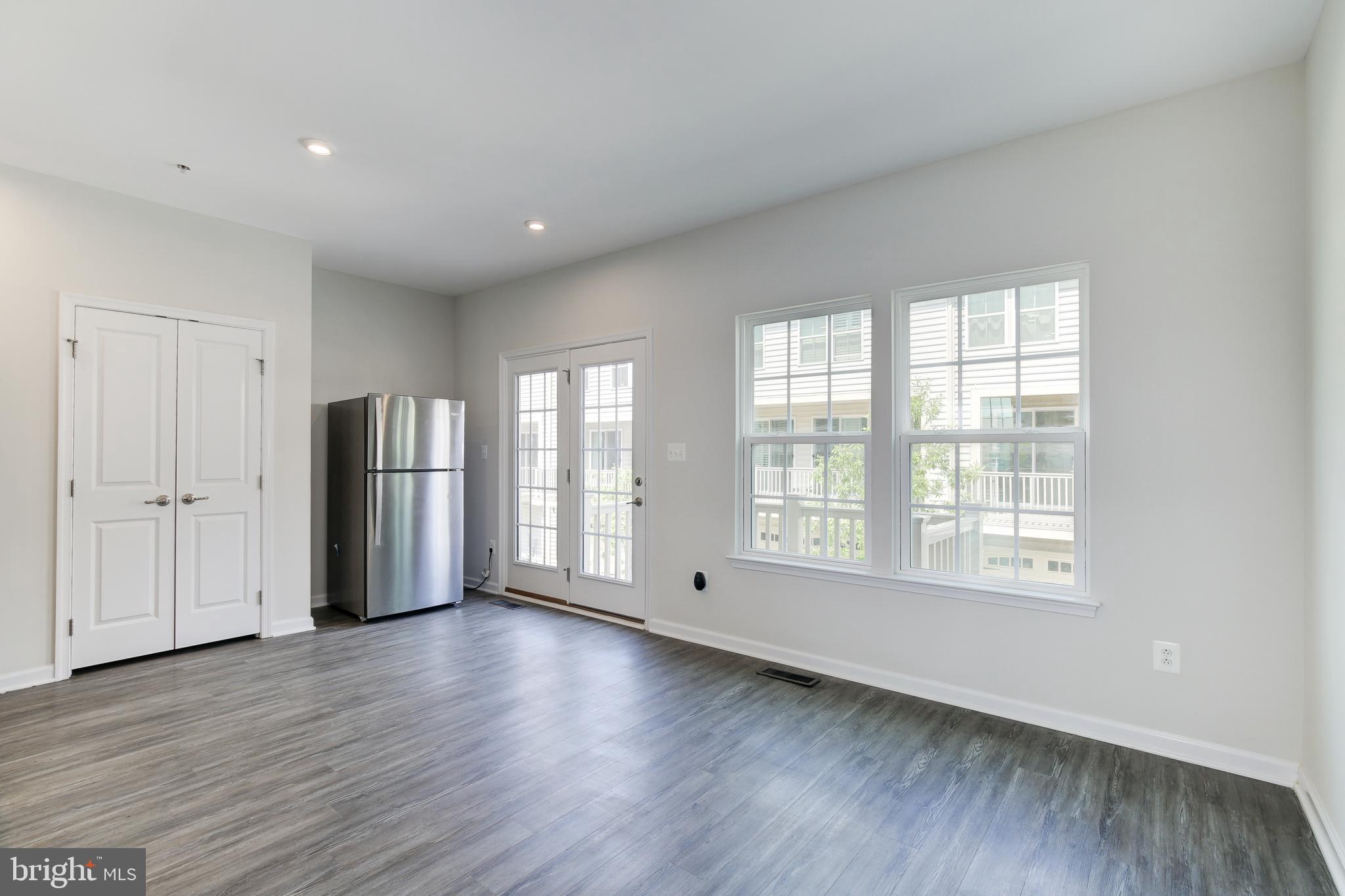 GREENBELT STATION - Residential