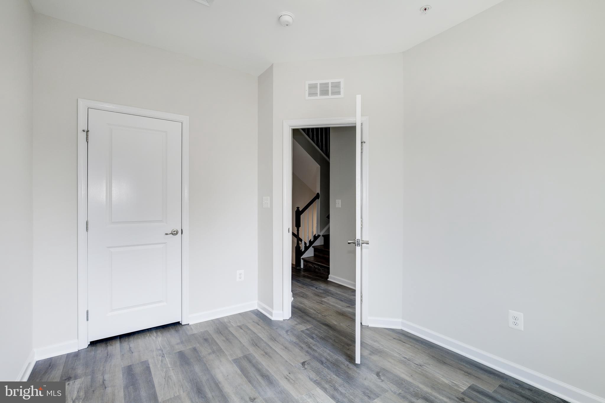 GREENBELT STATION - Residential