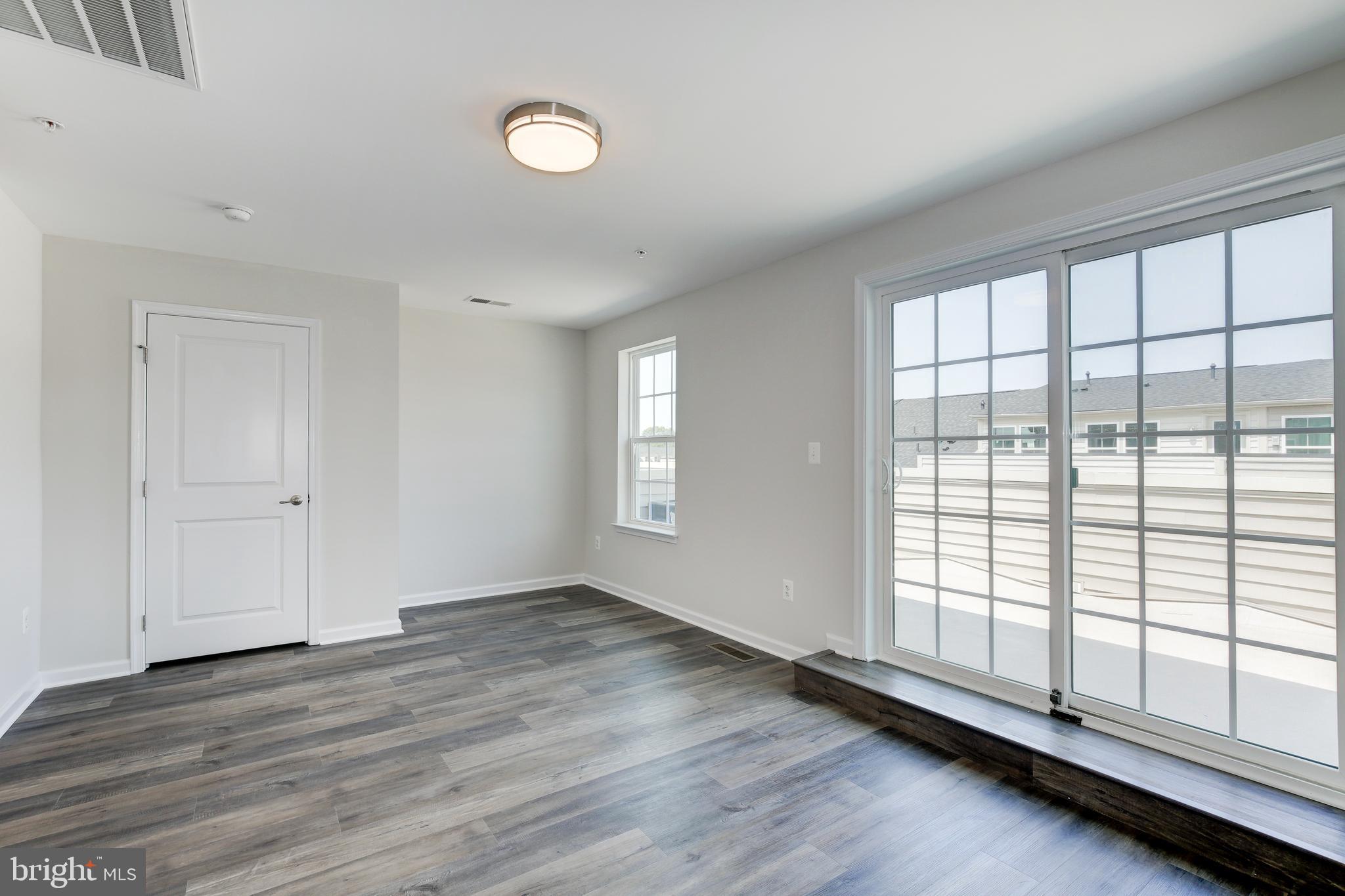 GREENBELT STATION - Residential