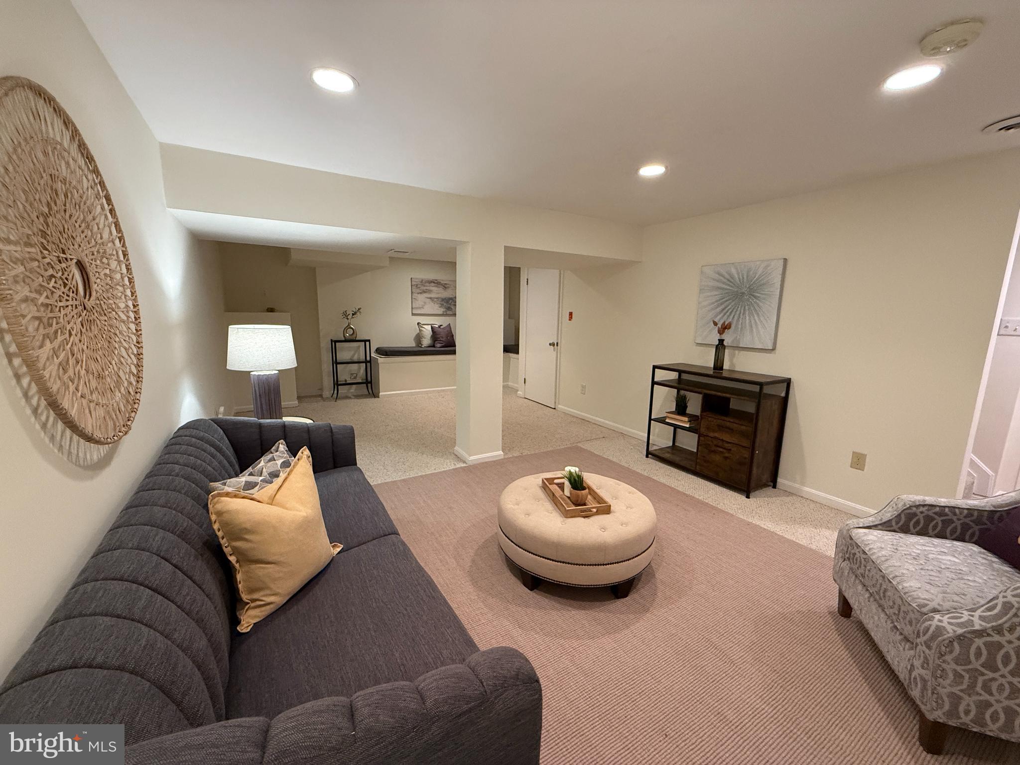 3 SAINT IVES PLACE