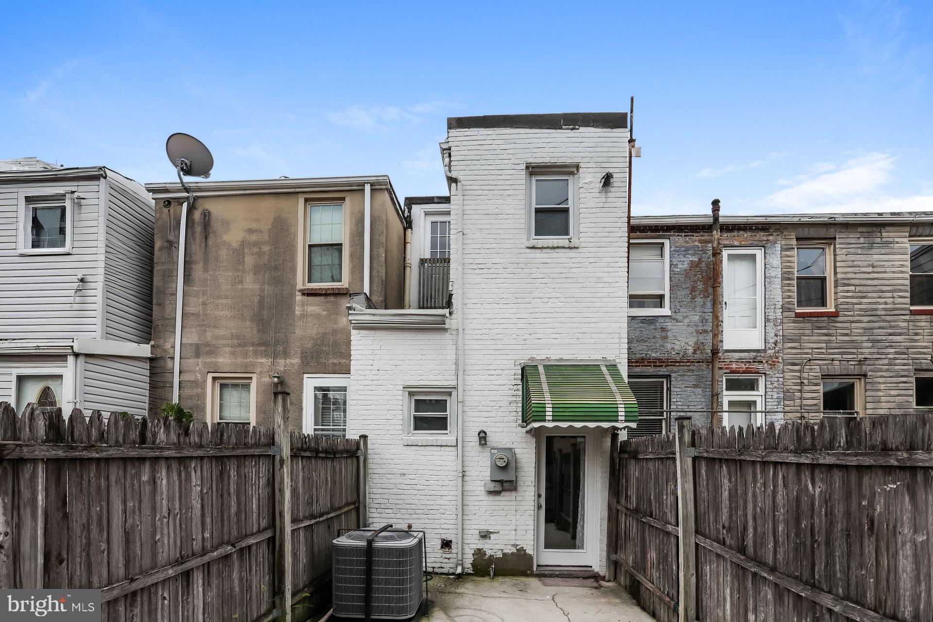 LOCUST POINT - Residential
