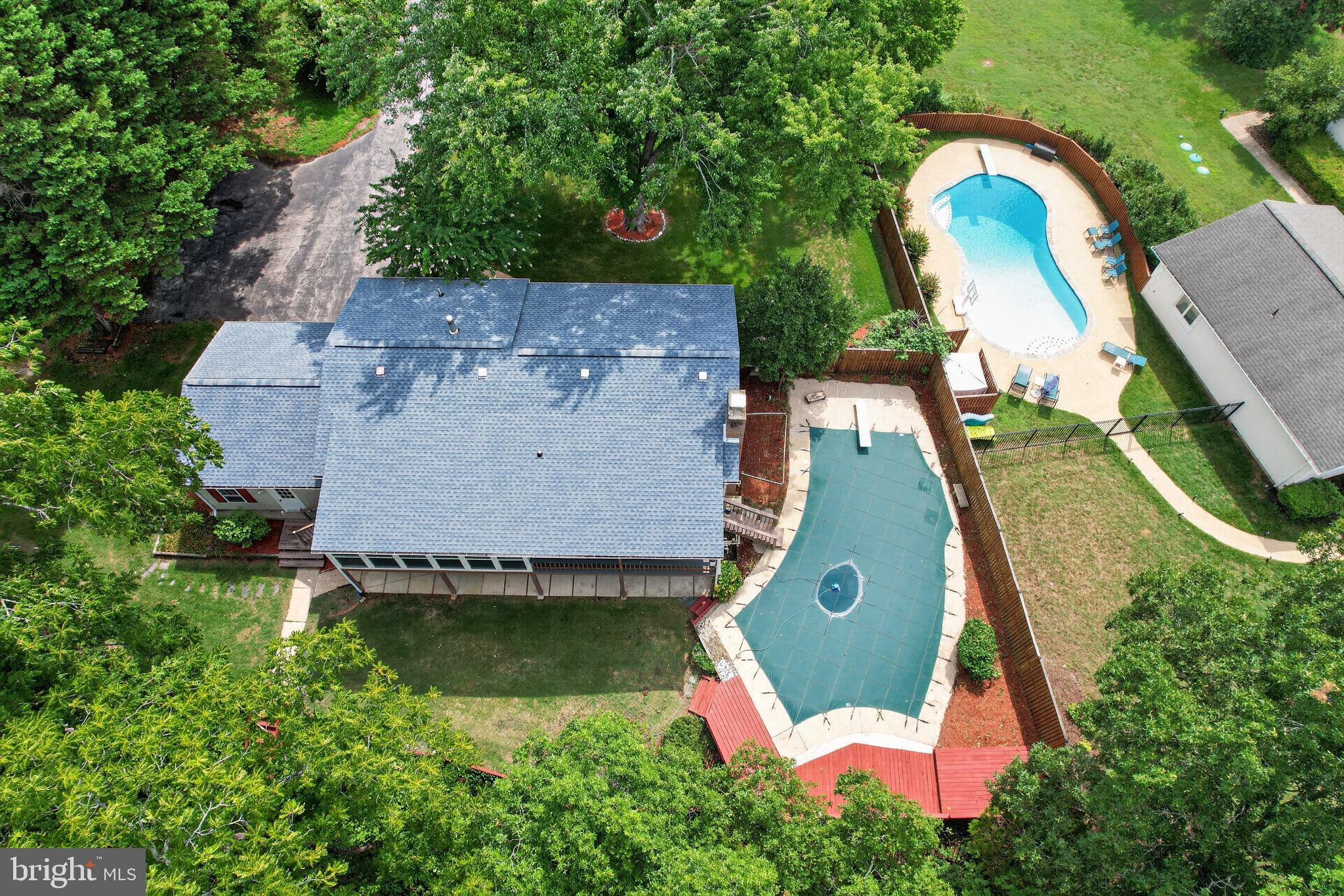 3925 SHAMROCK COURT