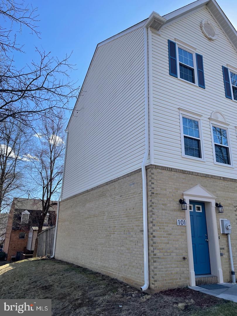 FOXRIDGE - Residential Lease