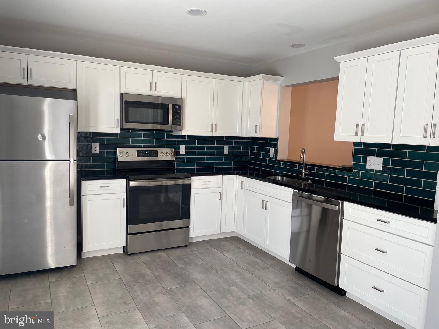 FOXRIDGE - Residential Lease