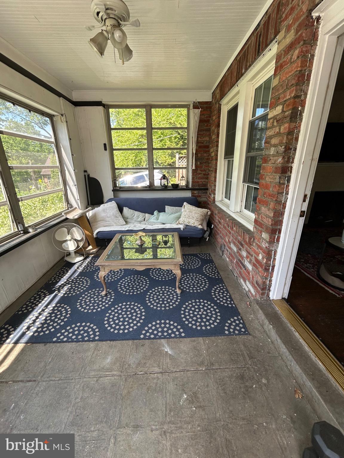 LYON VILLAGE - Residential