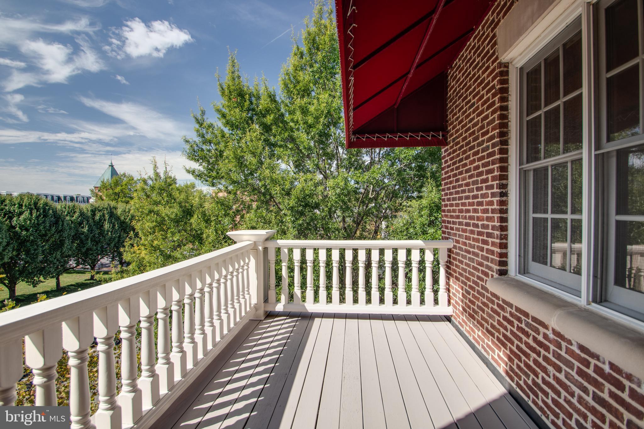 LIBERTY ROW - Residential